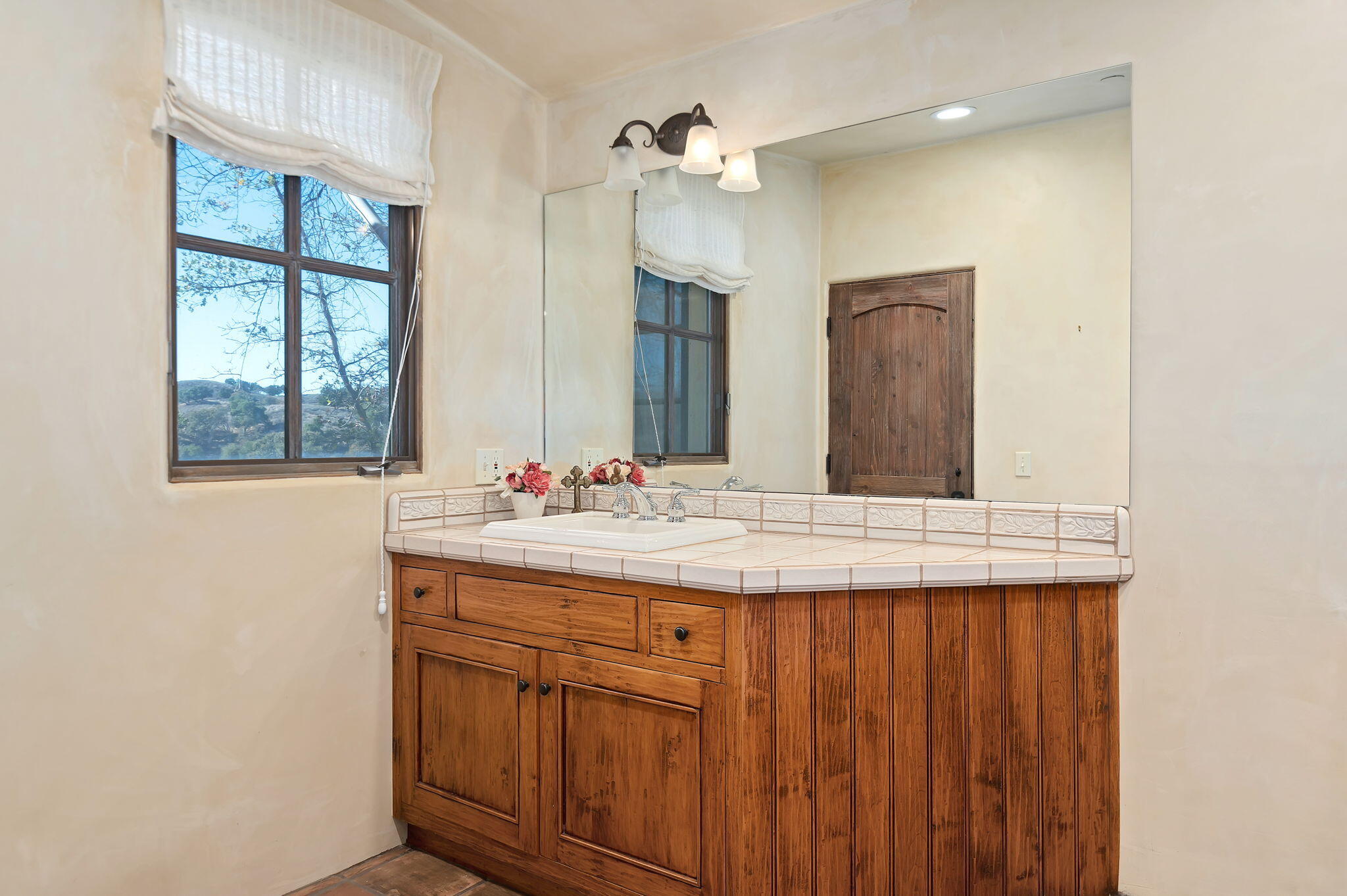 Santa Ynez, California 93460, United States, 3 Bedrooms Bedrooms, ,4 BathroomsBathrooms,Residential,Pending,27419