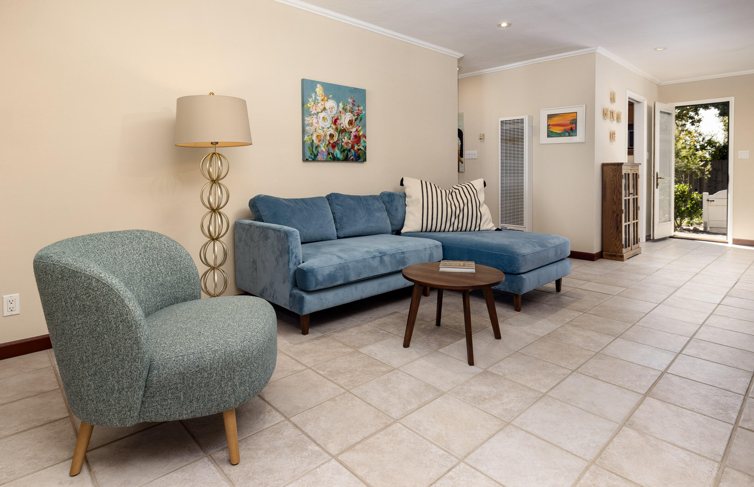 126 W Calle Crespis 6