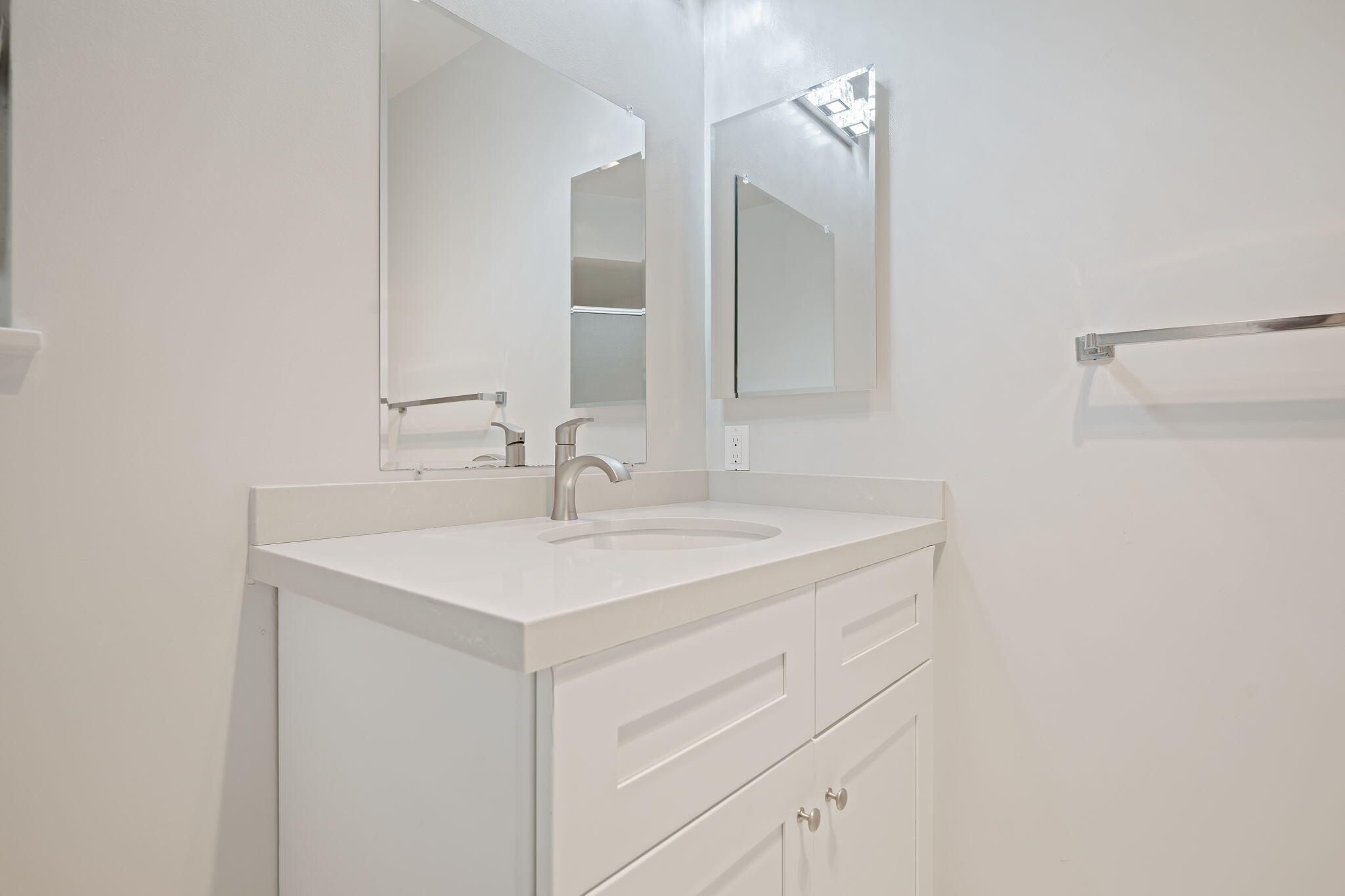 Santa Barbara, California 93105, United States, ,Residential,Active,200066