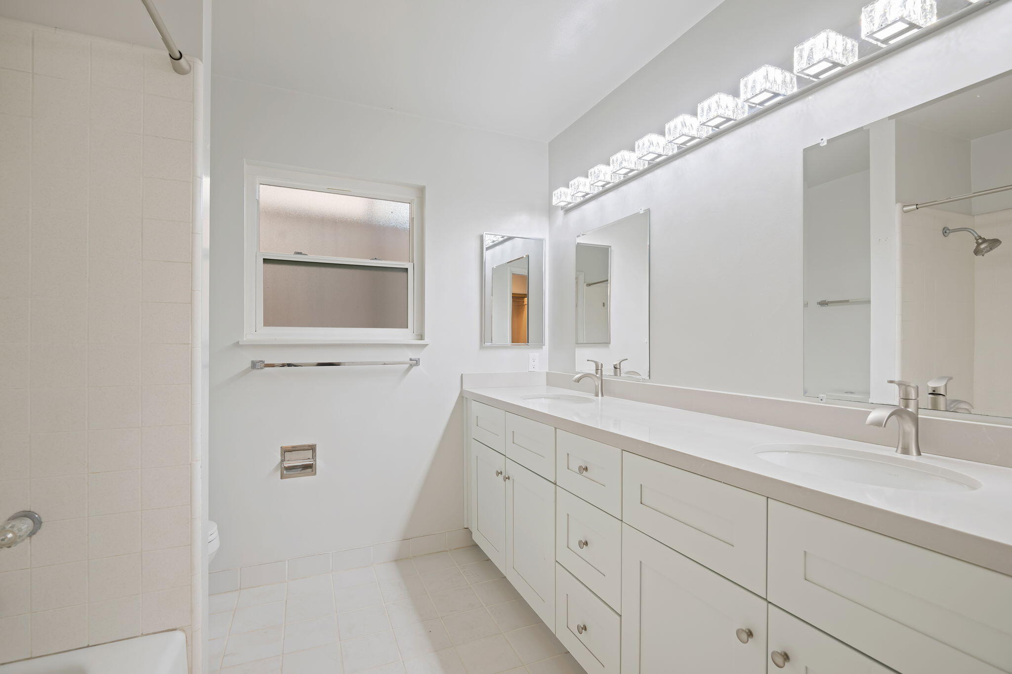 Santa Barbara, California 93105, United States, ,Residential,Active,200066