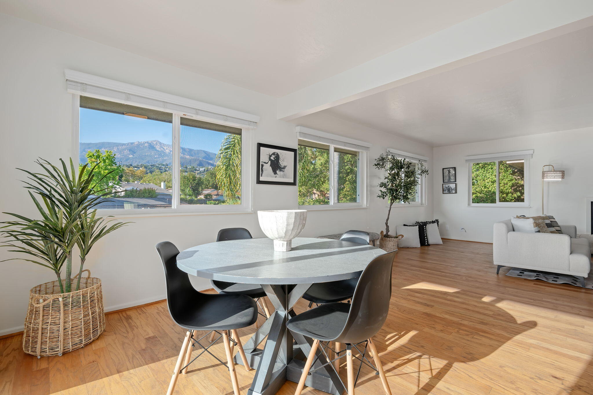 Santa Barbara, California 93105, United States, ,Residential,Active,200066