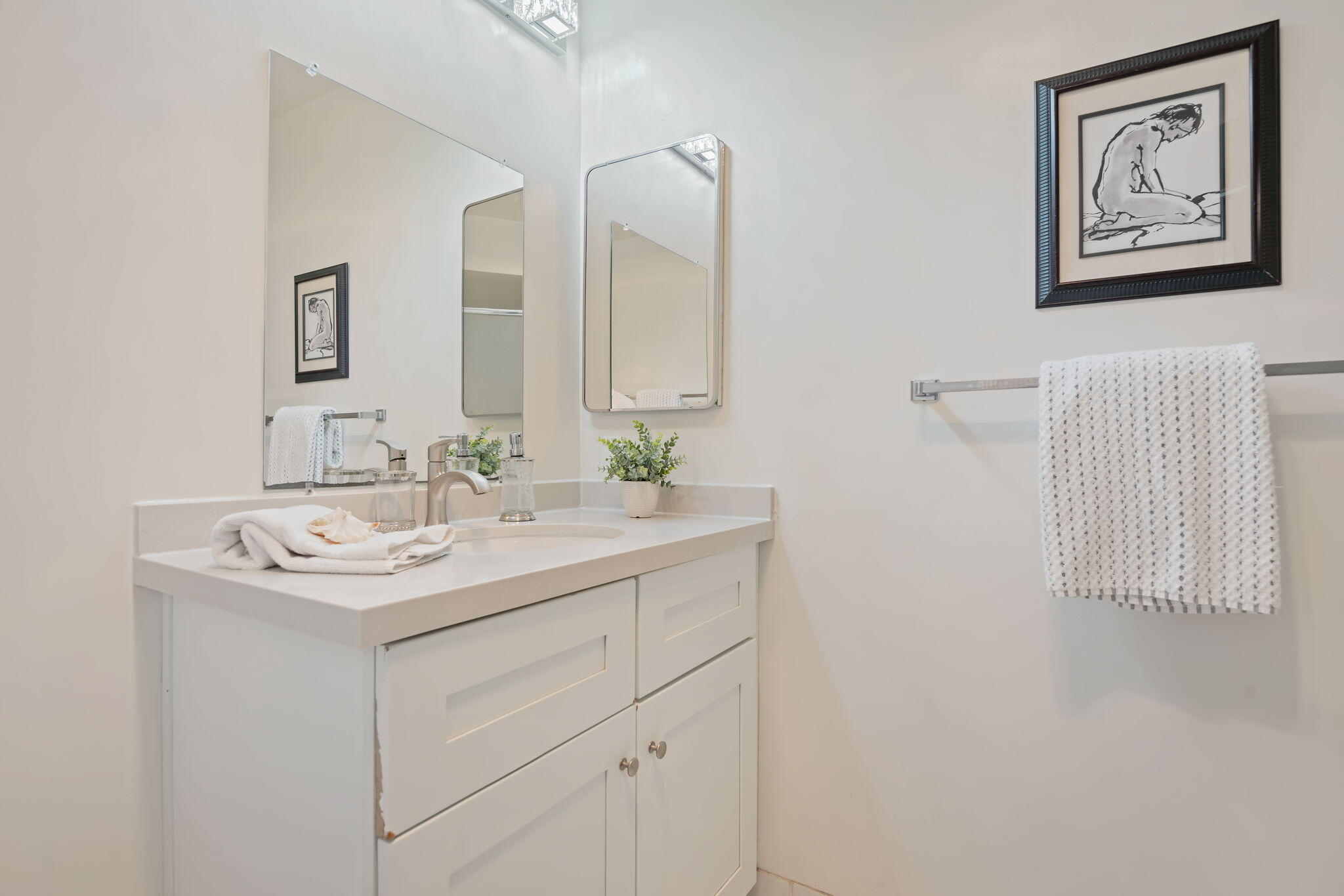 Santa Barbara, California 93105, United States, ,Residential,Active,200066