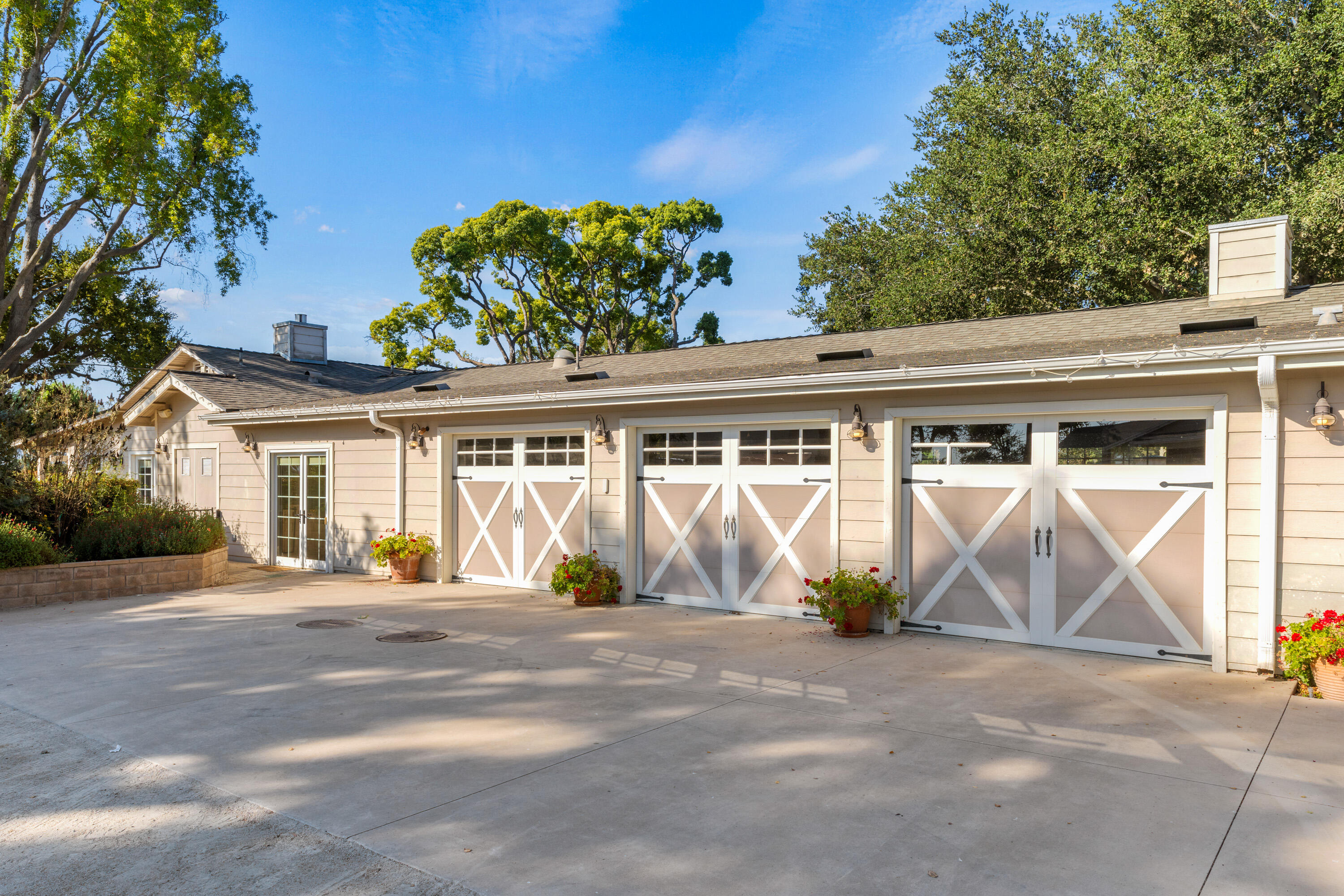 Santa Ynez, California 93460, United States, 4 Bedrooms Bedrooms, ,3 BathroomsBathrooms,Residential,Pending,38698
