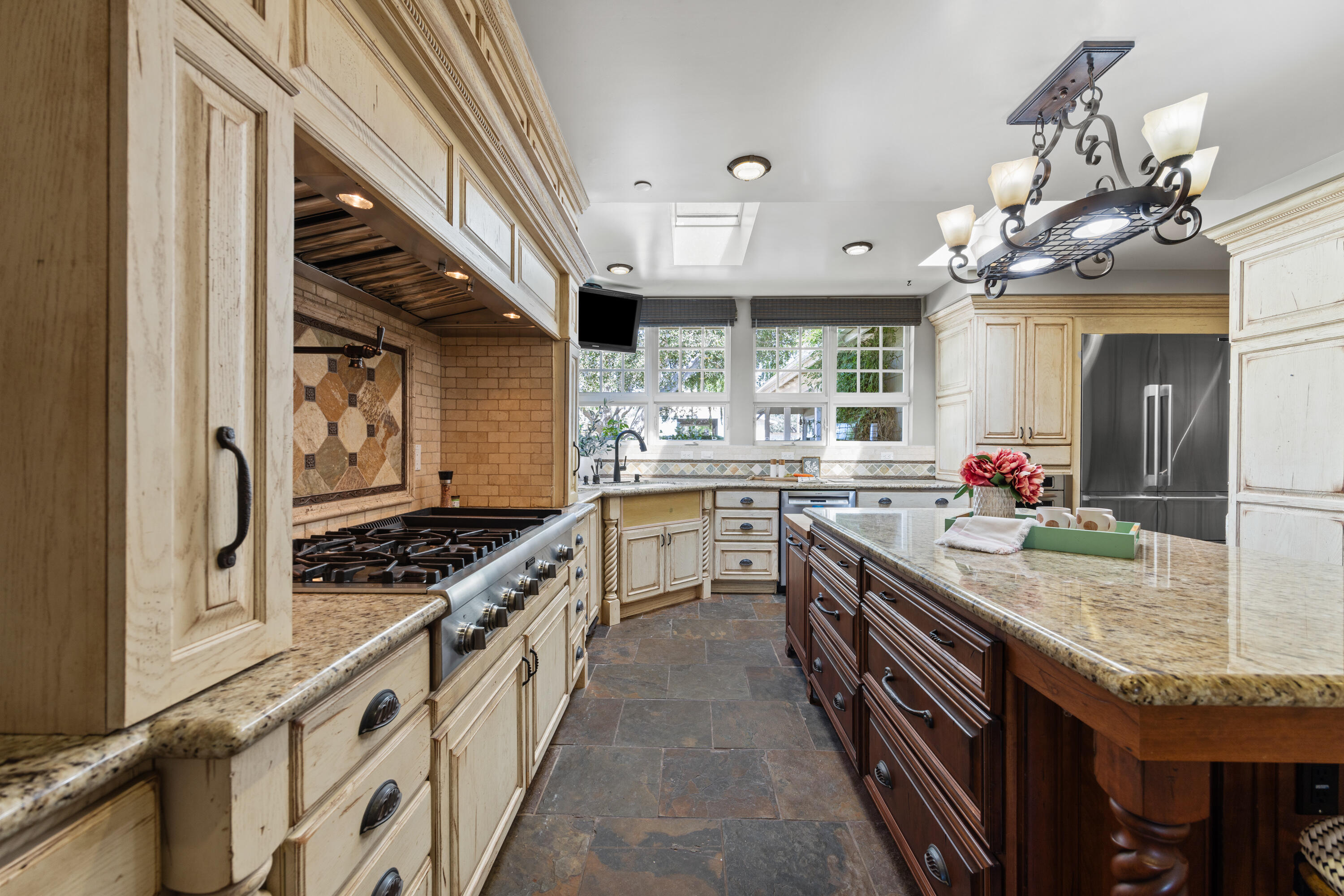 Santa Ynez, California 93460, United States, 4 Bedrooms Bedrooms, ,3 BathroomsBathrooms,Residential,Pending,38698