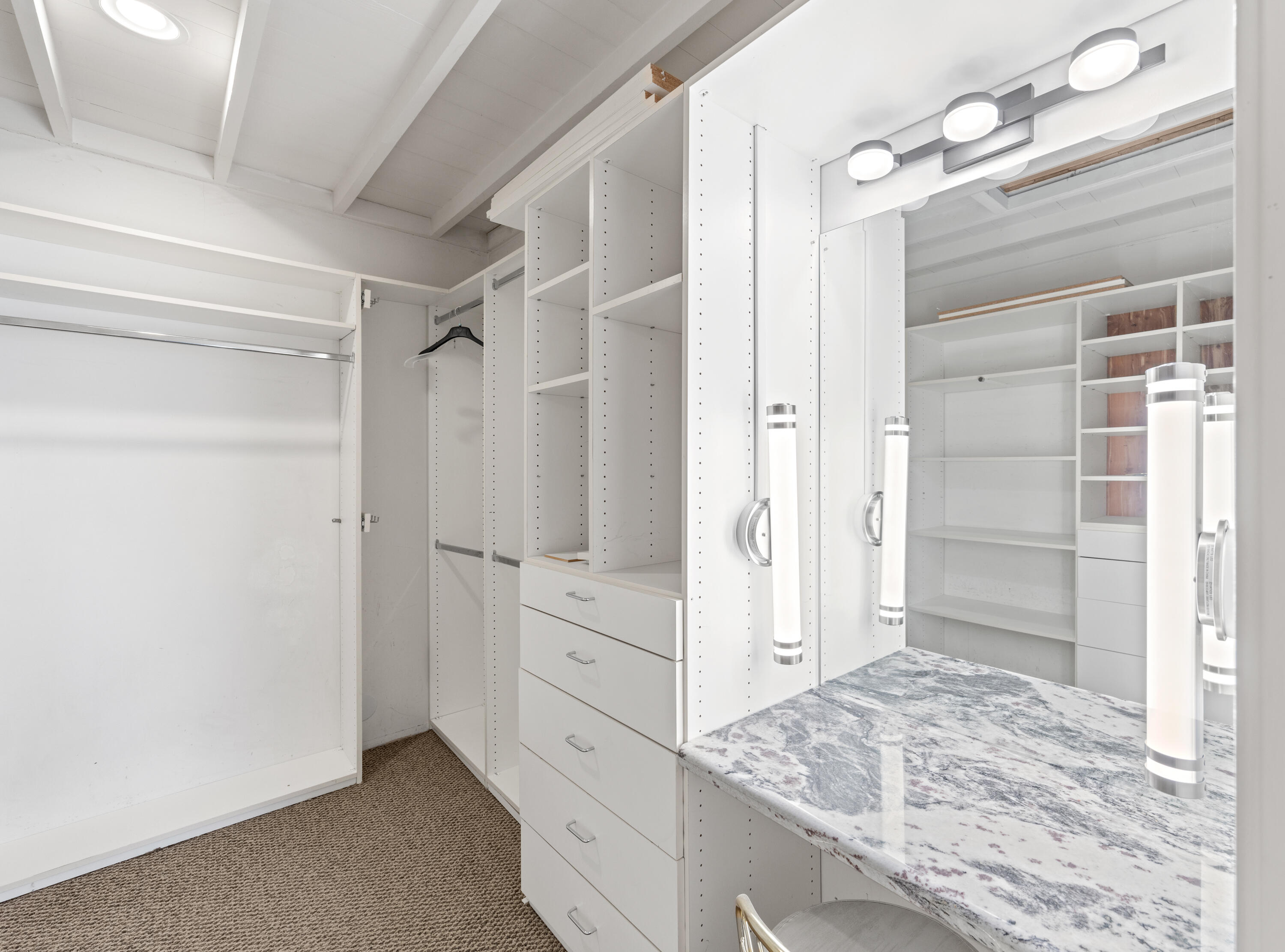 Santa Ynez, California 93460, United States, 4 Bedrooms Bedrooms, ,3 BathroomsBathrooms,Residential,Pending,38698