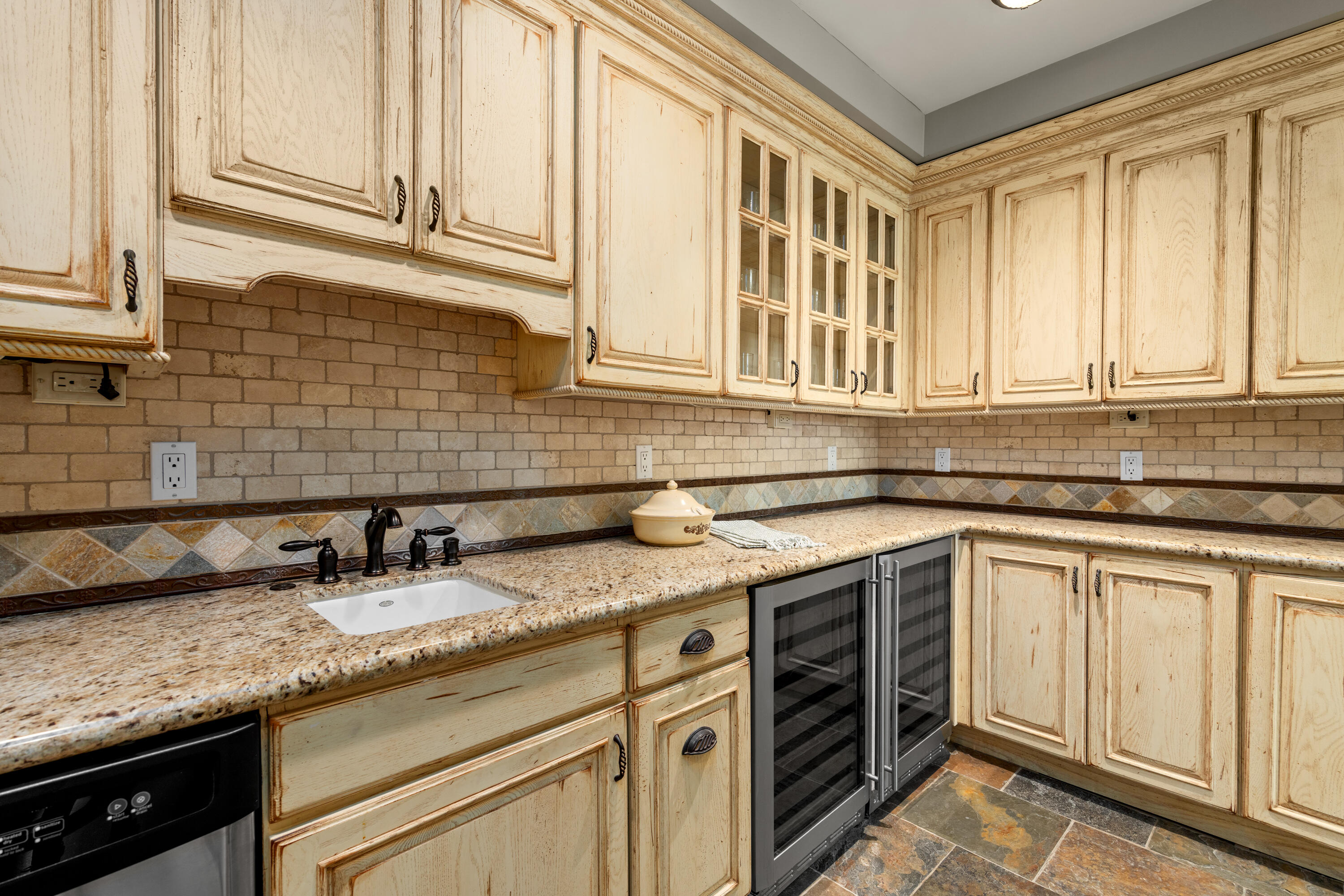 Santa Ynez, California 93460, United States, 4 Bedrooms Bedrooms, ,3 BathroomsBathrooms,Residential,Pending,38698