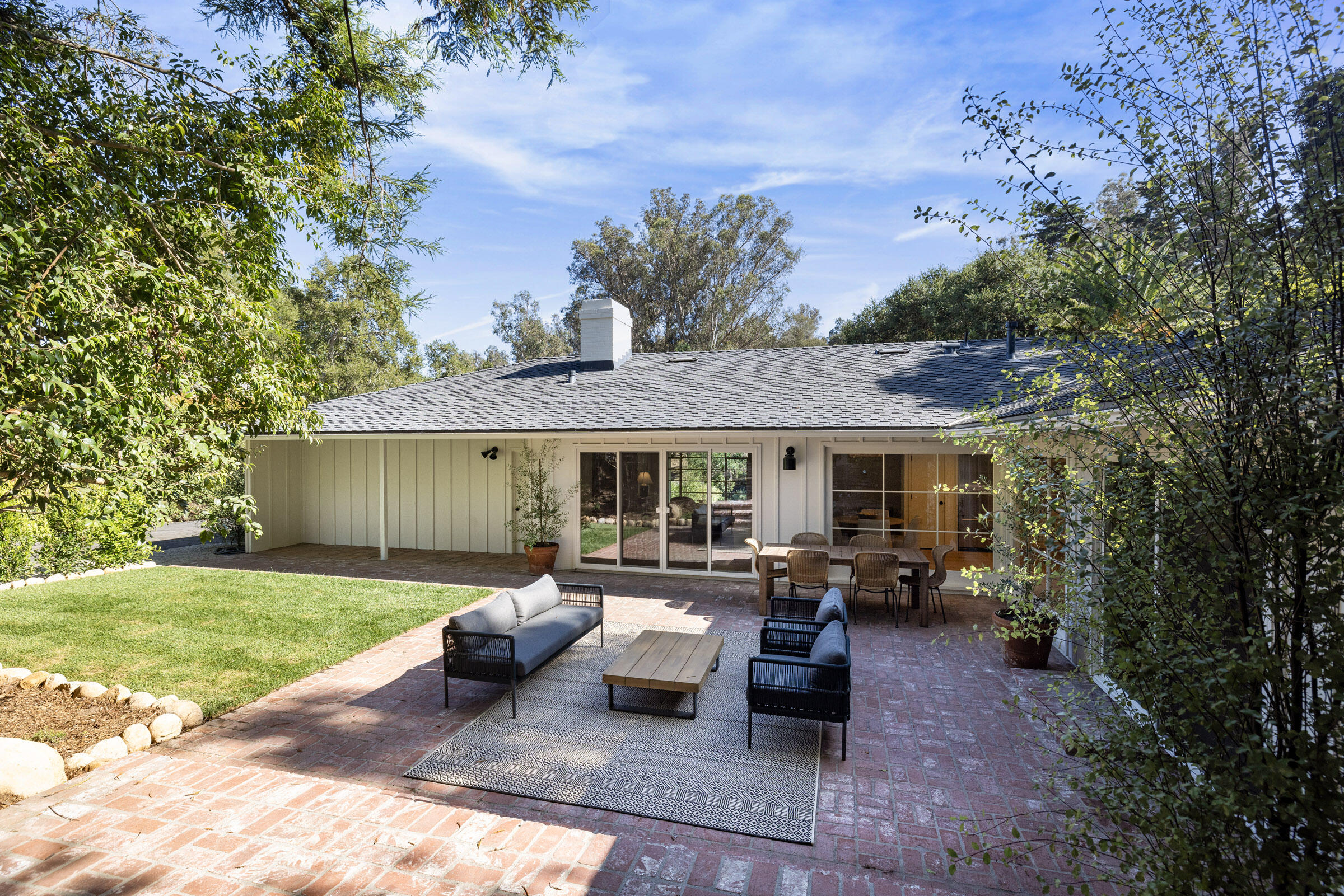 Santa Barbara, California 93108, United States, 3 Bedrooms Bedrooms, ,2 BathroomsBathrooms,Residential,Active,45593