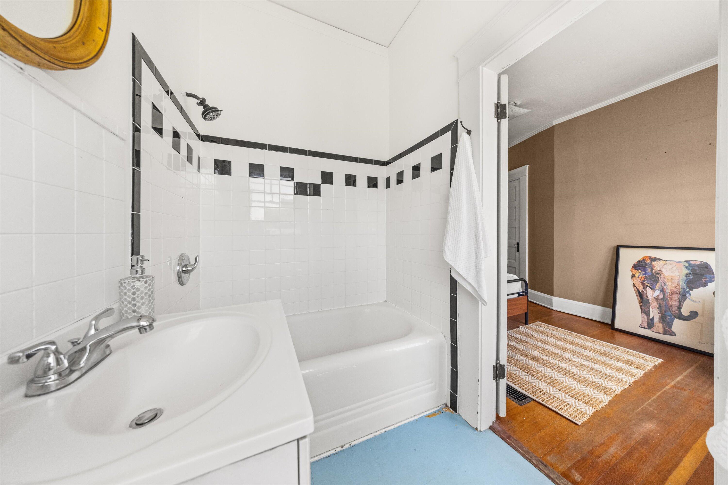 Santa Barbara, California 93101, United States, 3 Bedrooms Bedrooms, ,4 BathroomsBathrooms,Residential,Active,152919