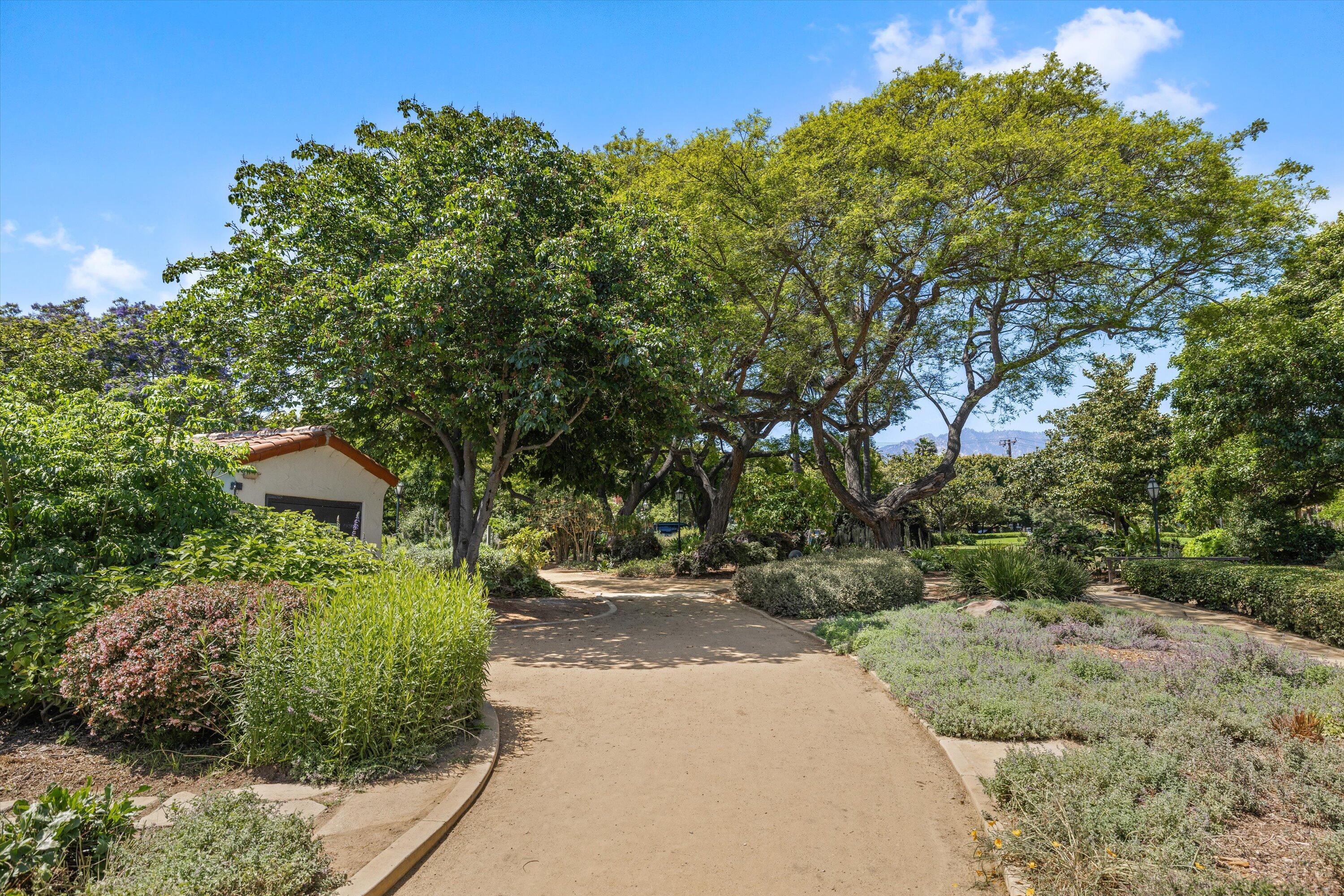 Santa Barbara, California 93101, United States, 3 Bedrooms Bedrooms, ,4 BathroomsBathrooms,Residential,Active,152919