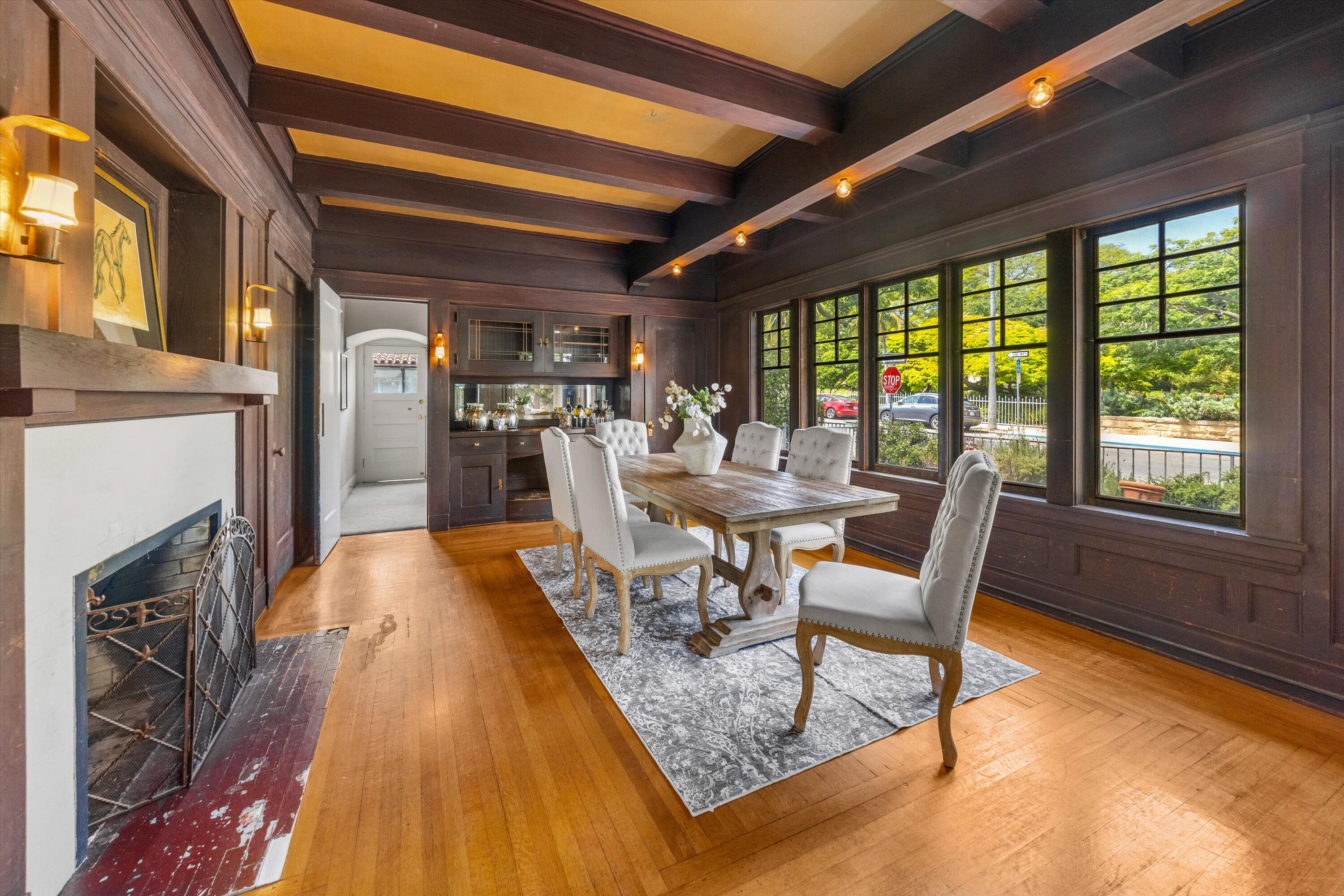 Santa Barbara, California 93101, United States, 3 Bedrooms Bedrooms, ,4 BathroomsBathrooms,Residential,Active,152919