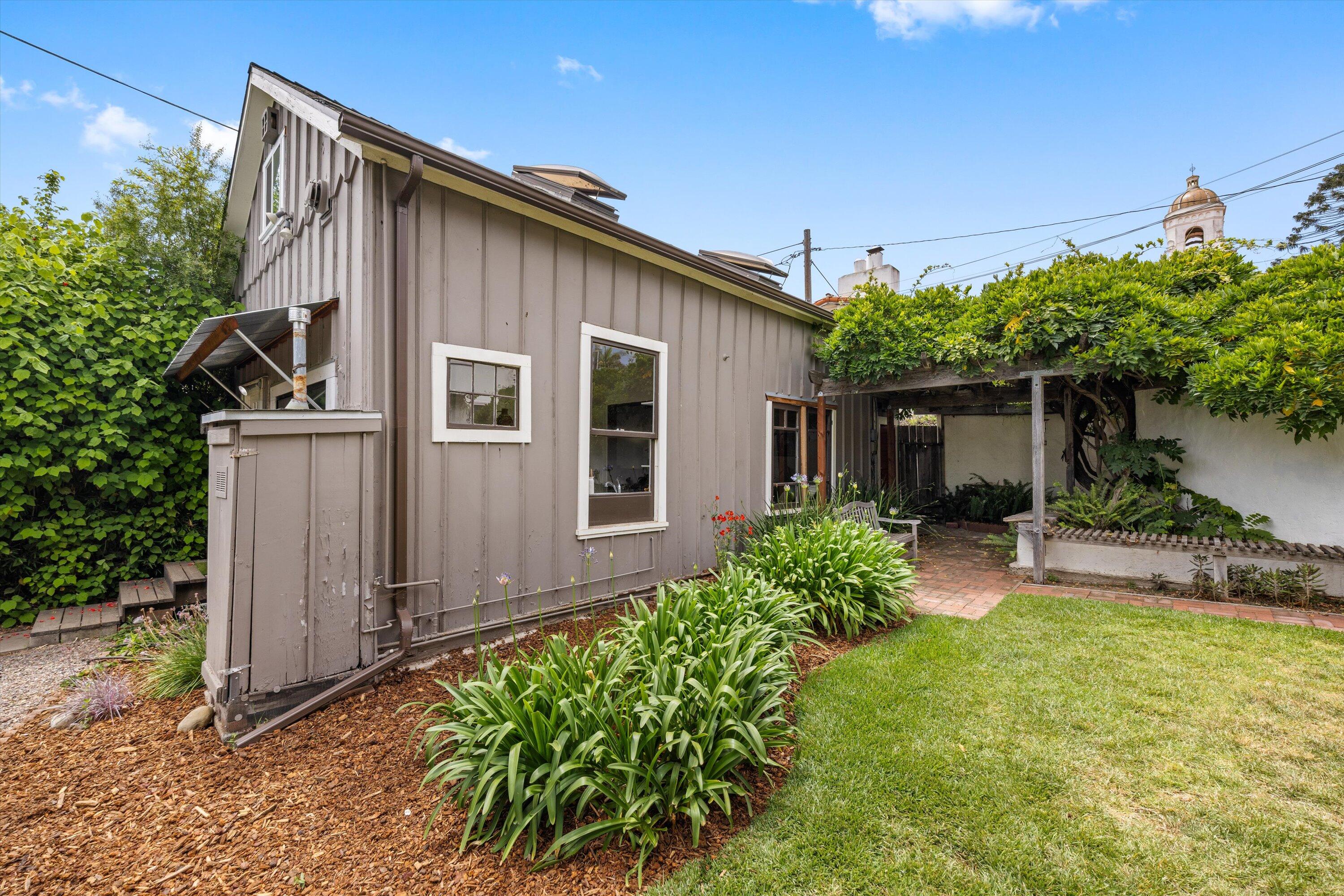 Santa Barbara, California 93101, United States, 3 Bedrooms Bedrooms, ,4 BathroomsBathrooms,Residential,Active,152919