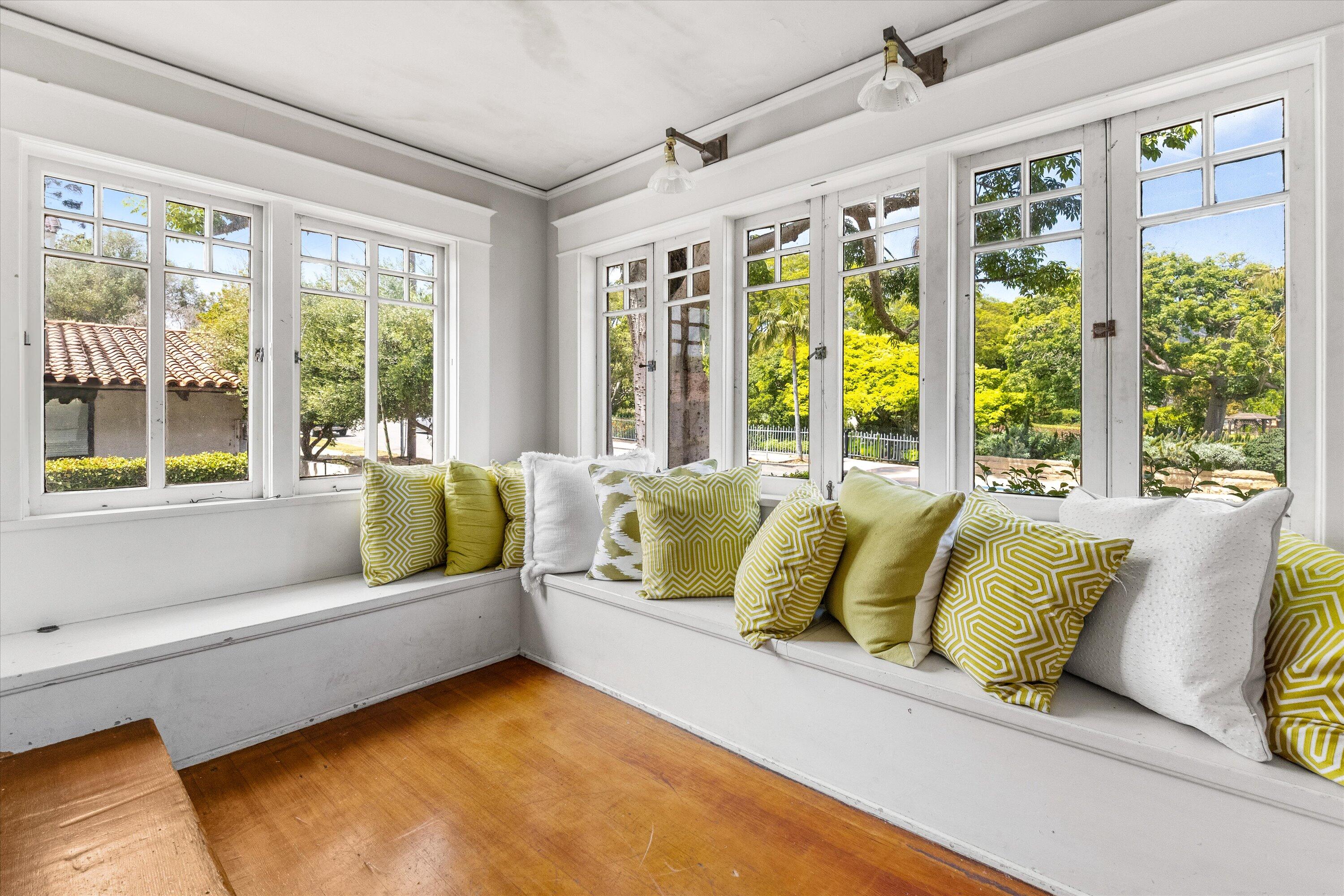 Santa Barbara, California 93101, United States, 3 Bedrooms Bedrooms, ,4 BathroomsBathrooms,Residential,Active,152919