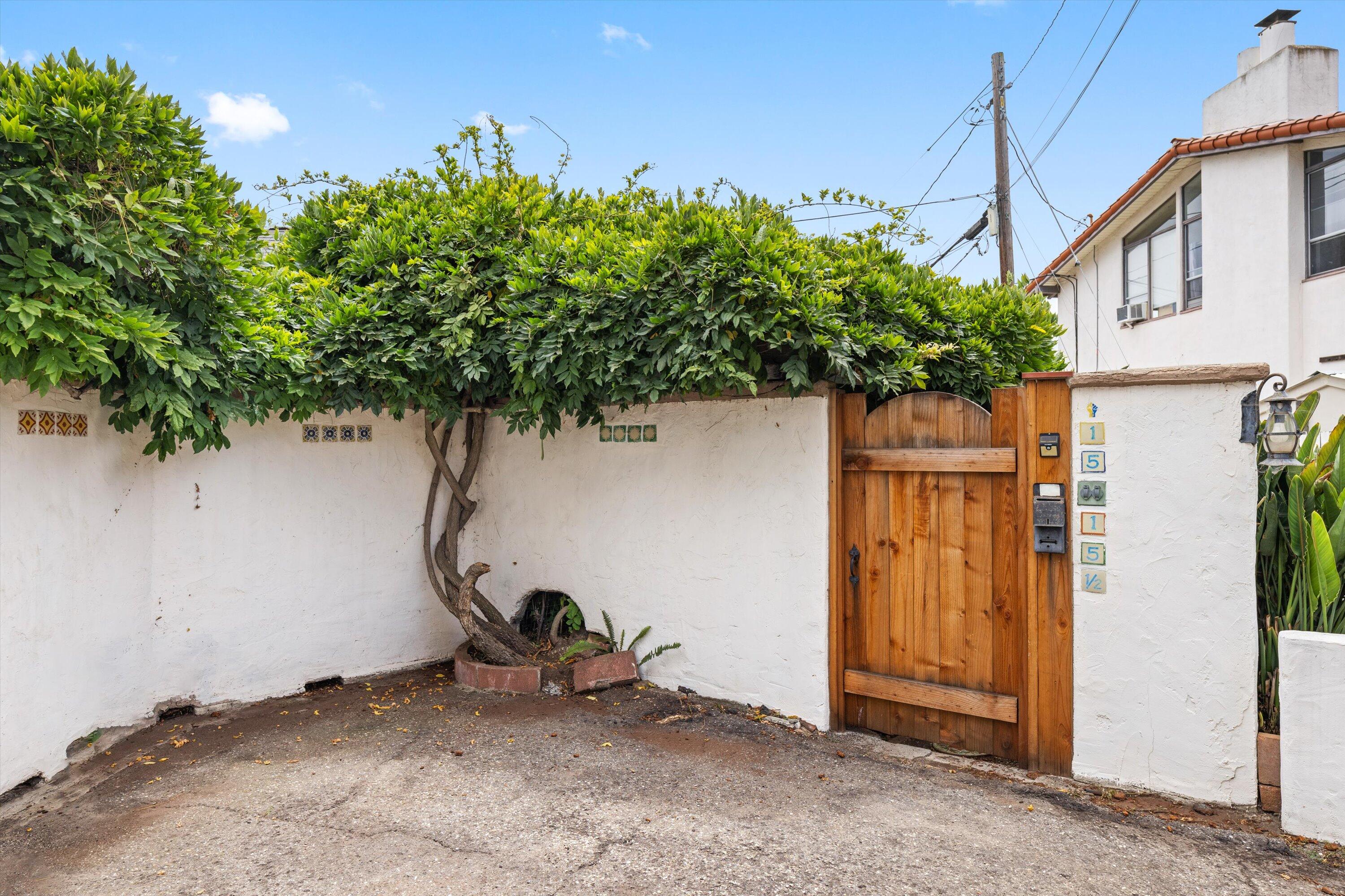 Santa Barbara, California 93101, United States, 3 Bedrooms Bedrooms, ,4 BathroomsBathrooms,Residential,Active,152919