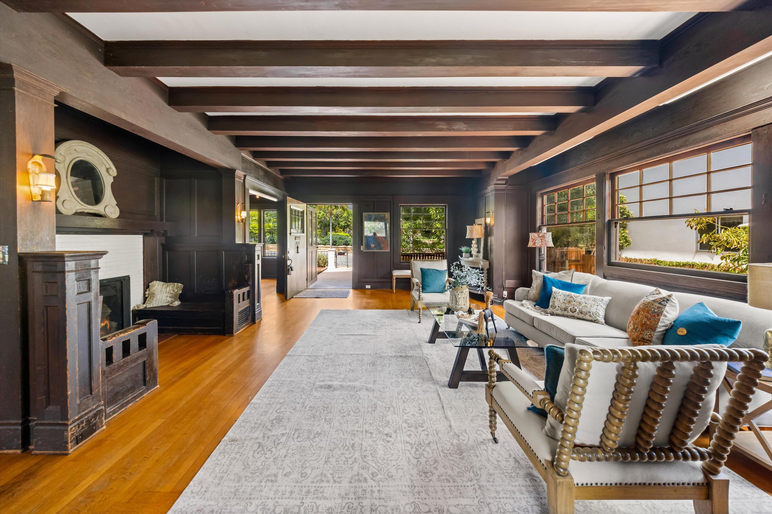 Santa Barbara, California 93101, United States, 3 Bedrooms Bedrooms, ,4 BathroomsBathrooms,Residential,Active,152919