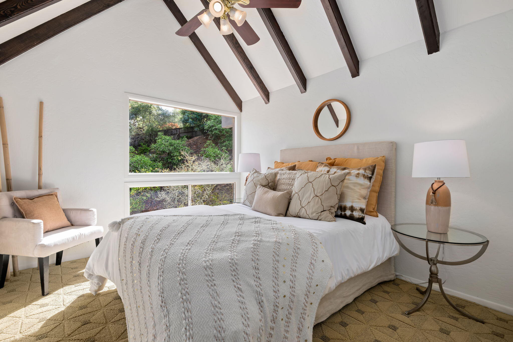 Santa Barbara, California 93103, United States, 4 Bedrooms Bedrooms, ,3 BathroomsBathrooms,Residential,Active,235464