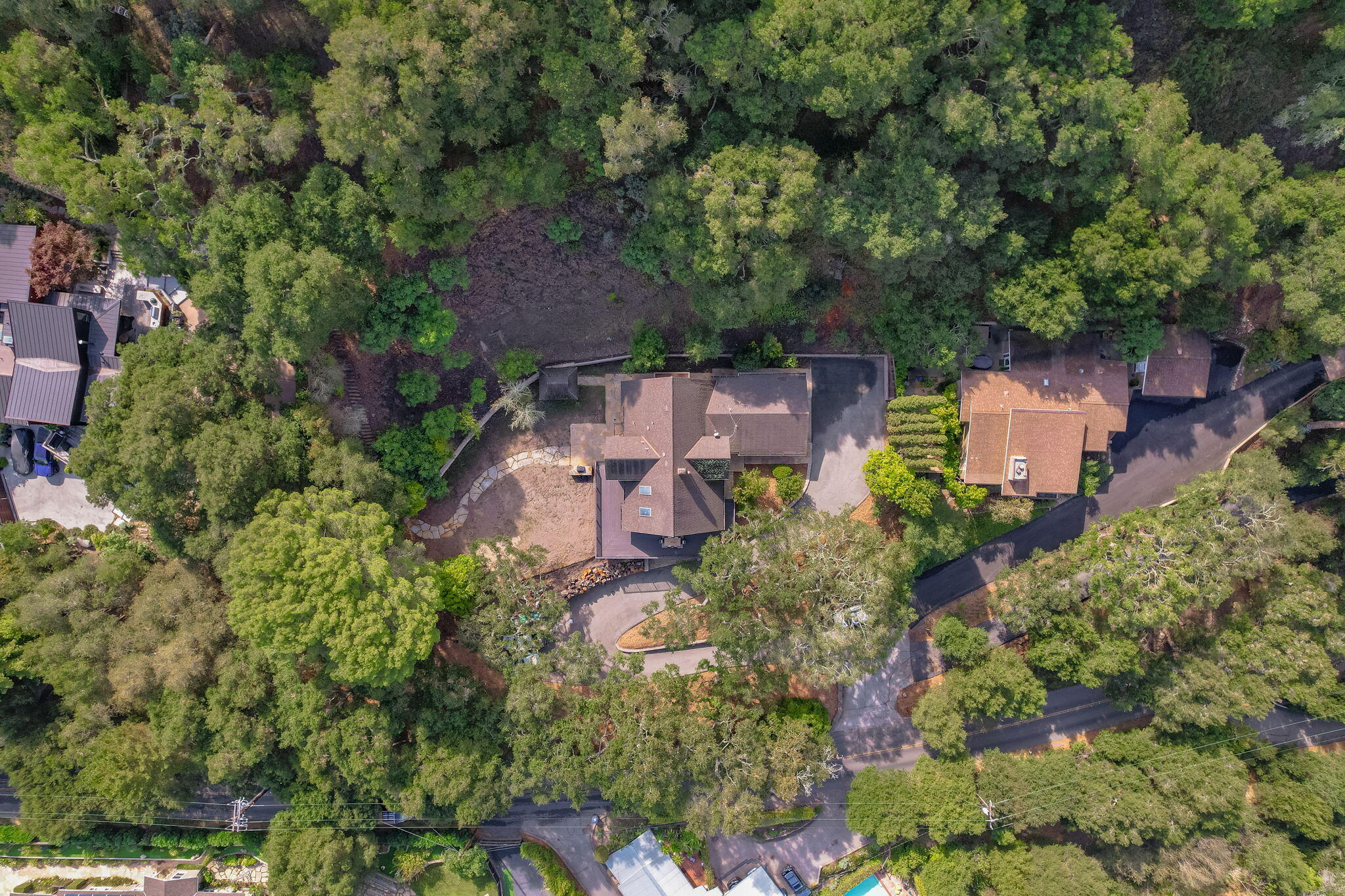 Santa Barbara, California 93103, United States, 4 Bedrooms Bedrooms, ,3 BathroomsBathrooms,Residential,Active,235464