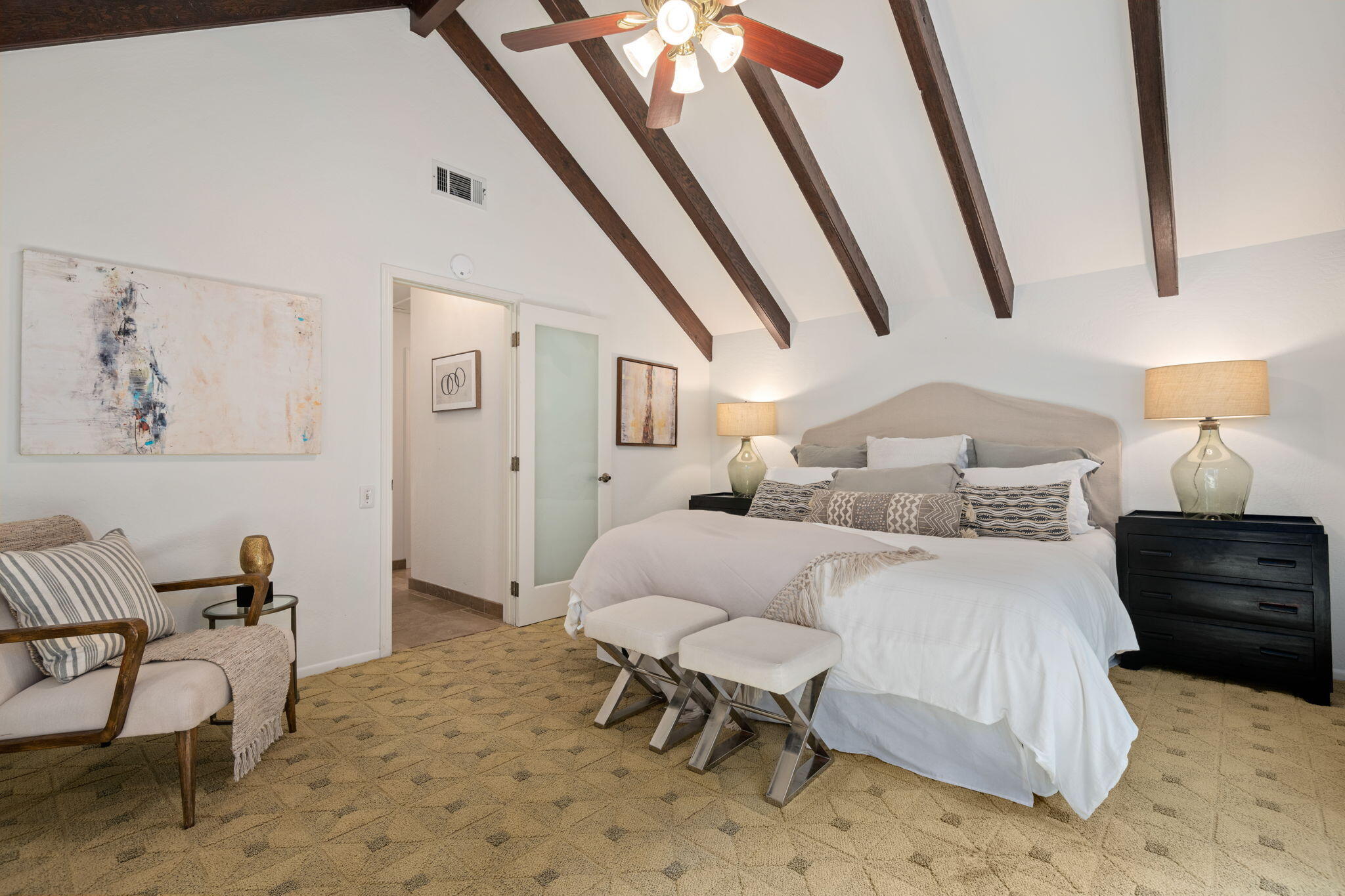 Santa Barbara, California 93103, United States, 4 Bedrooms Bedrooms, ,3 BathroomsBathrooms,Residential,Active,235464