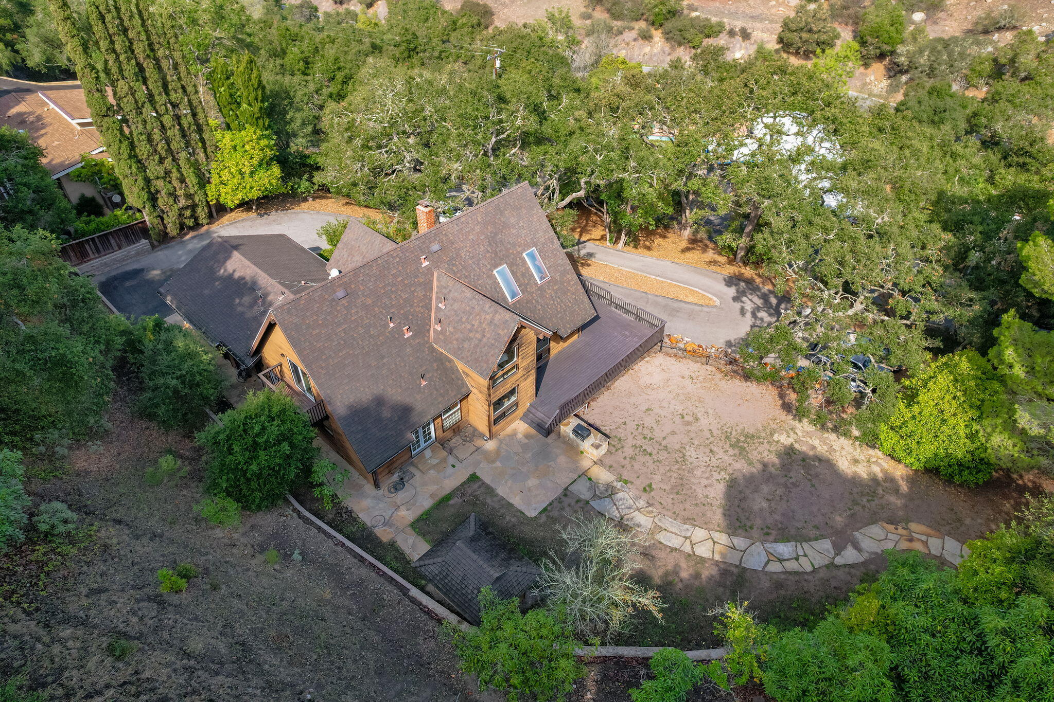 Santa Barbara, California 93103, United States, 4 Bedrooms Bedrooms, ,3 BathroomsBathrooms,Residential,Active,235464