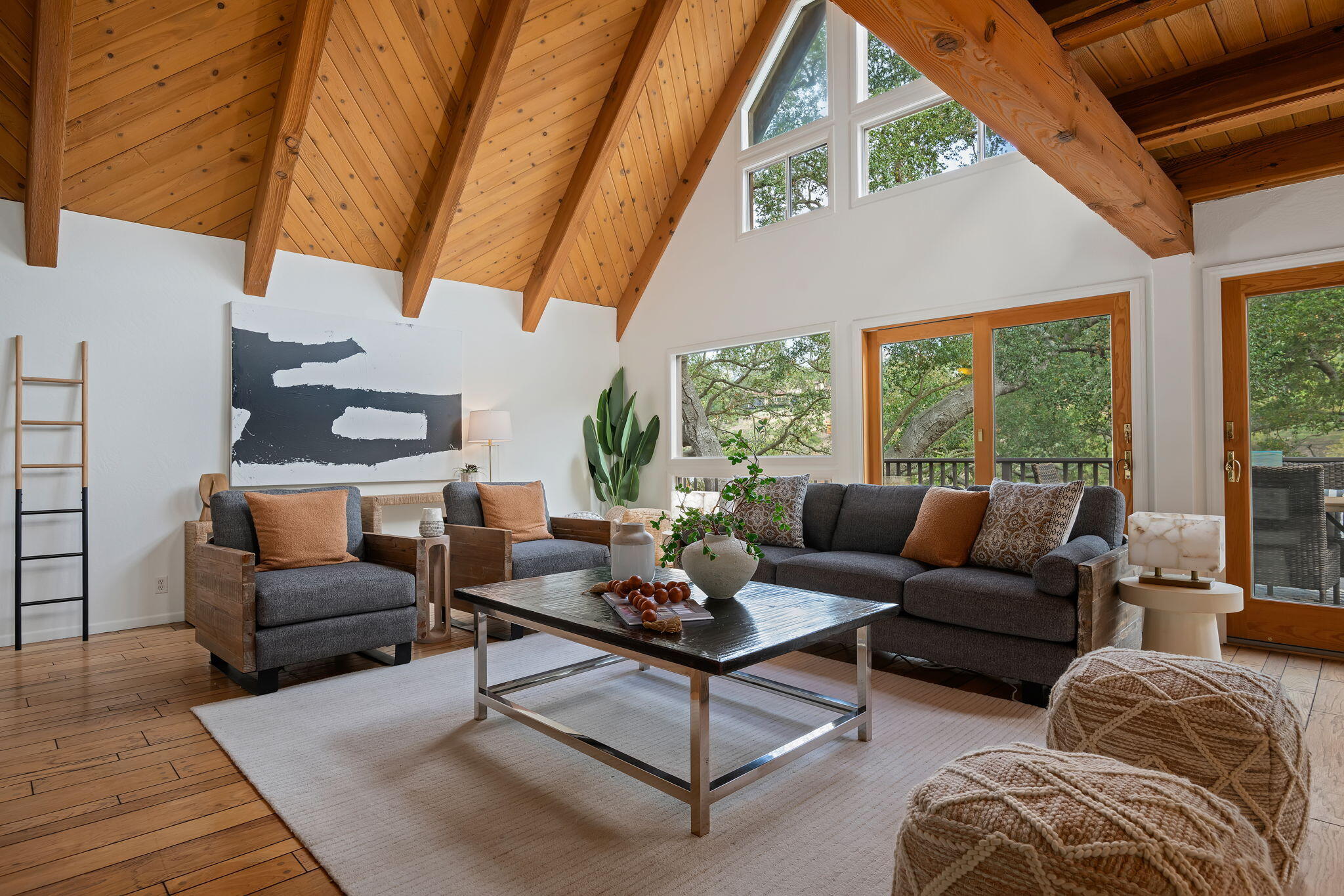 Santa Barbara, California 93103, United States, 4 Bedrooms Bedrooms, ,3 BathroomsBathrooms,Residential,Active,235464