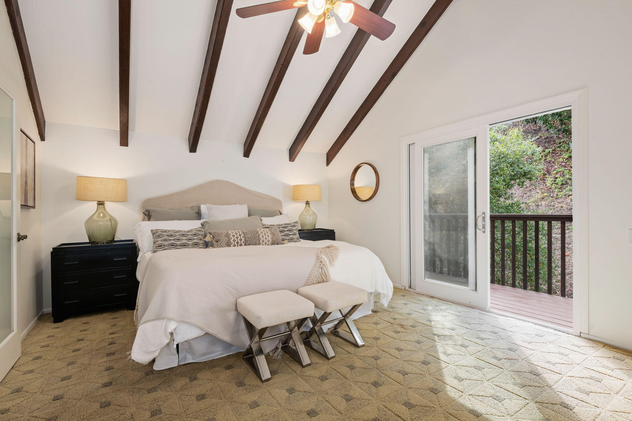 Santa Barbara, California 93103, United States, 4 Bedrooms Bedrooms, ,3 BathroomsBathrooms,Residential,Active,235464