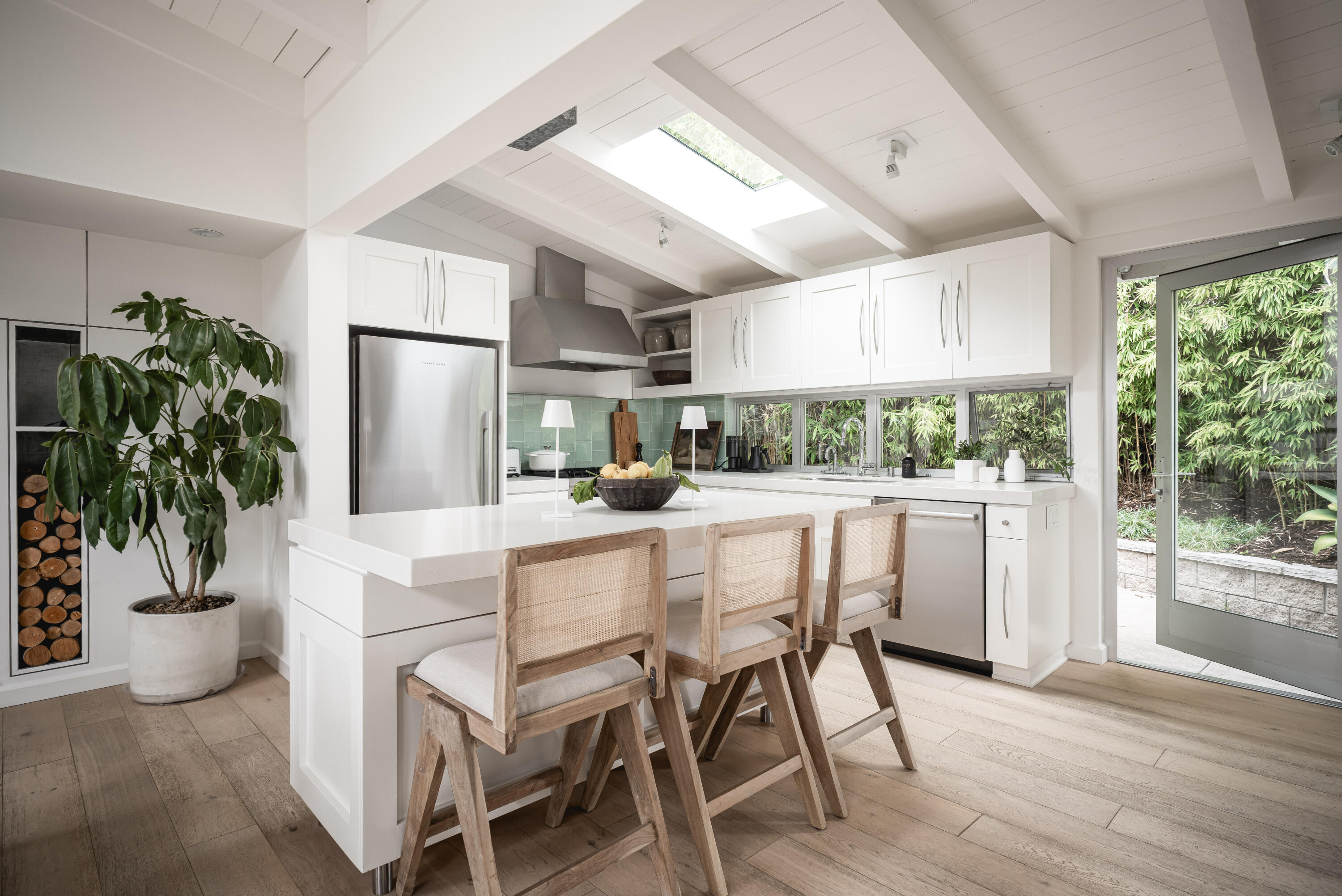 Santa Barbara, California 93105, United States, 3 Bedrooms Bedrooms, ,3 BathroomsBathrooms,Residential,Active,198749