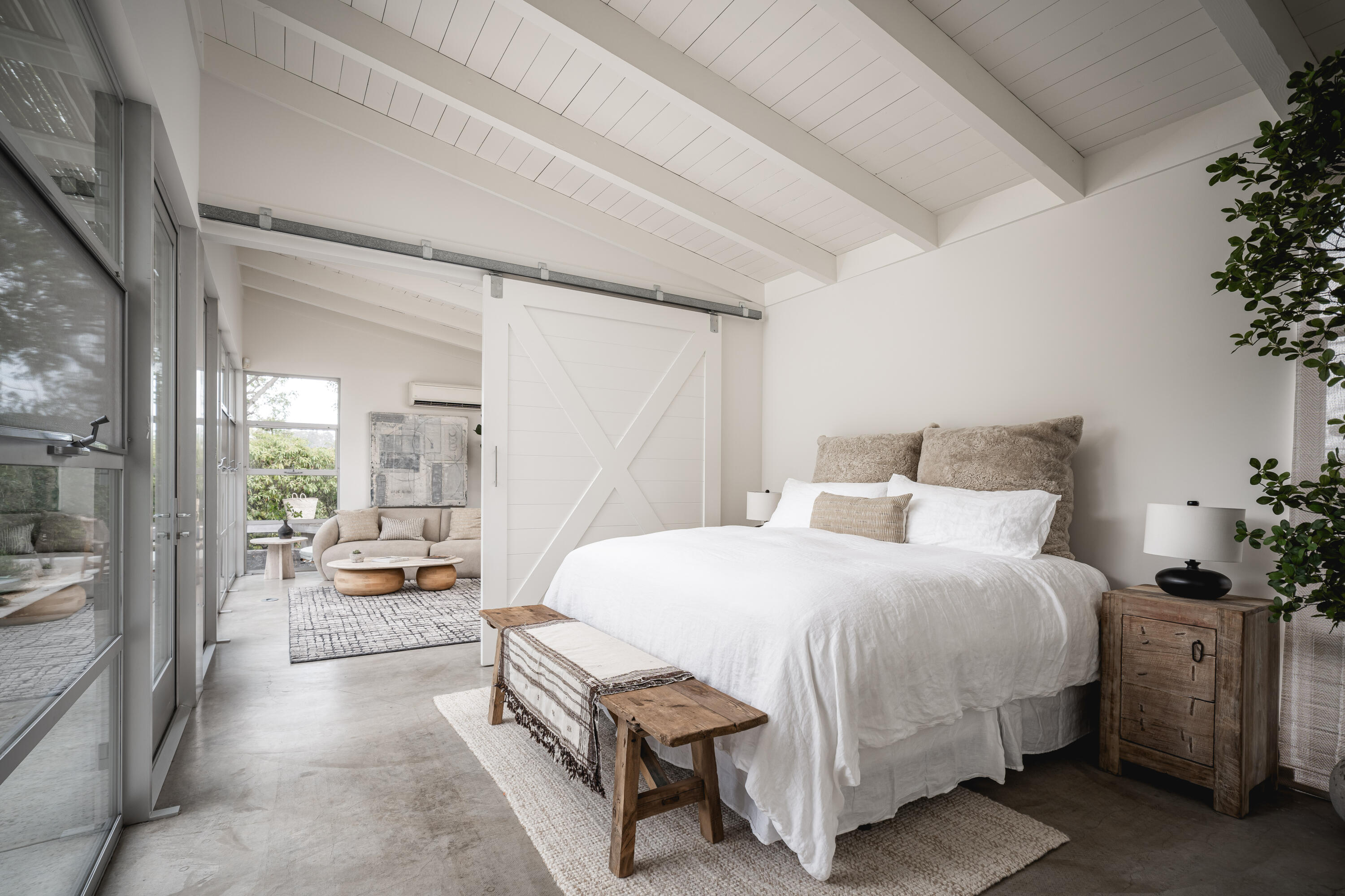 Santa Barbara, California 93105, United States, 3 Bedrooms Bedrooms, ,3 BathroomsBathrooms,Residential,Active,198749