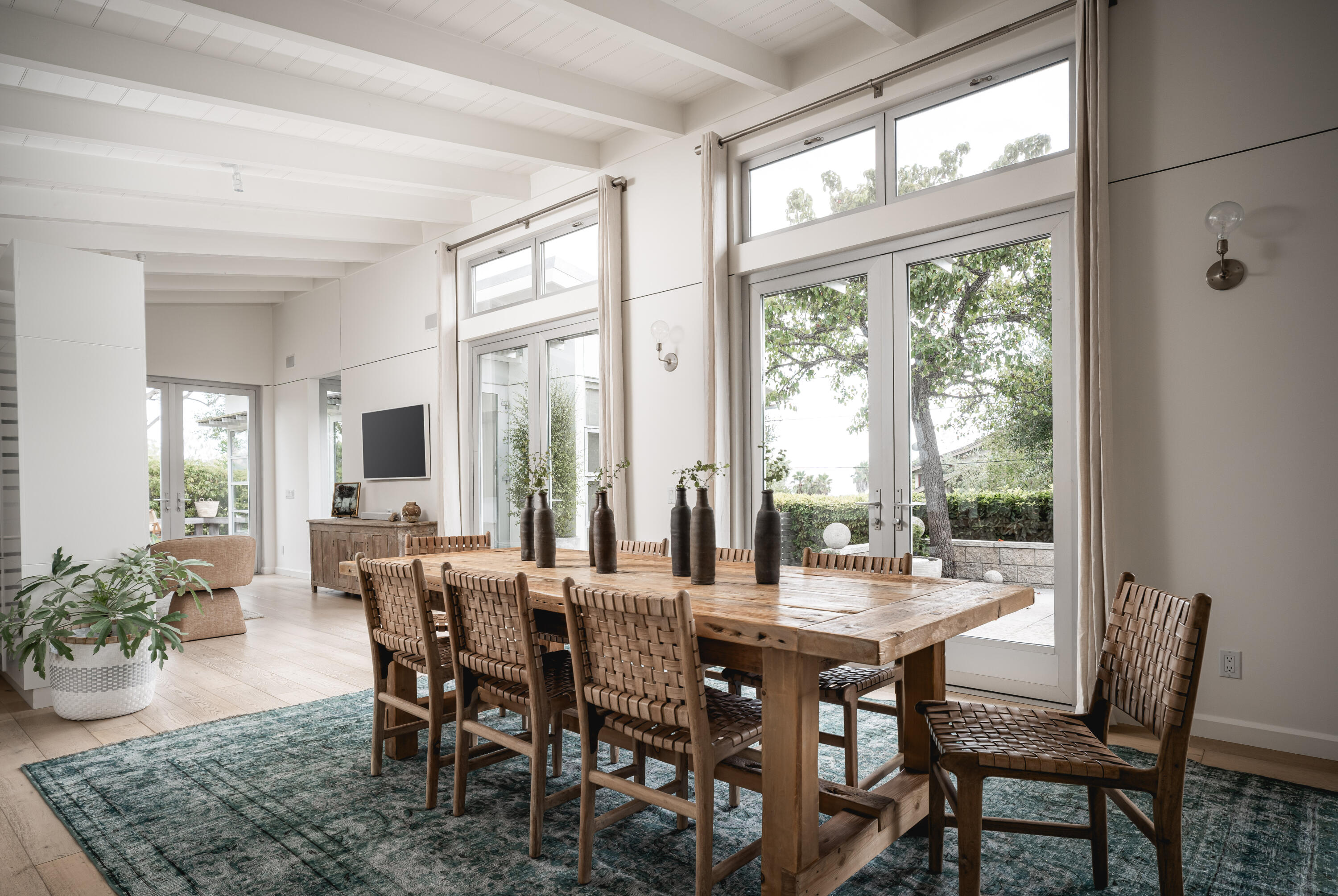 Santa Barbara, California 93105, United States, 3 Bedrooms Bedrooms, ,3 BathroomsBathrooms,Residential,Active,198749