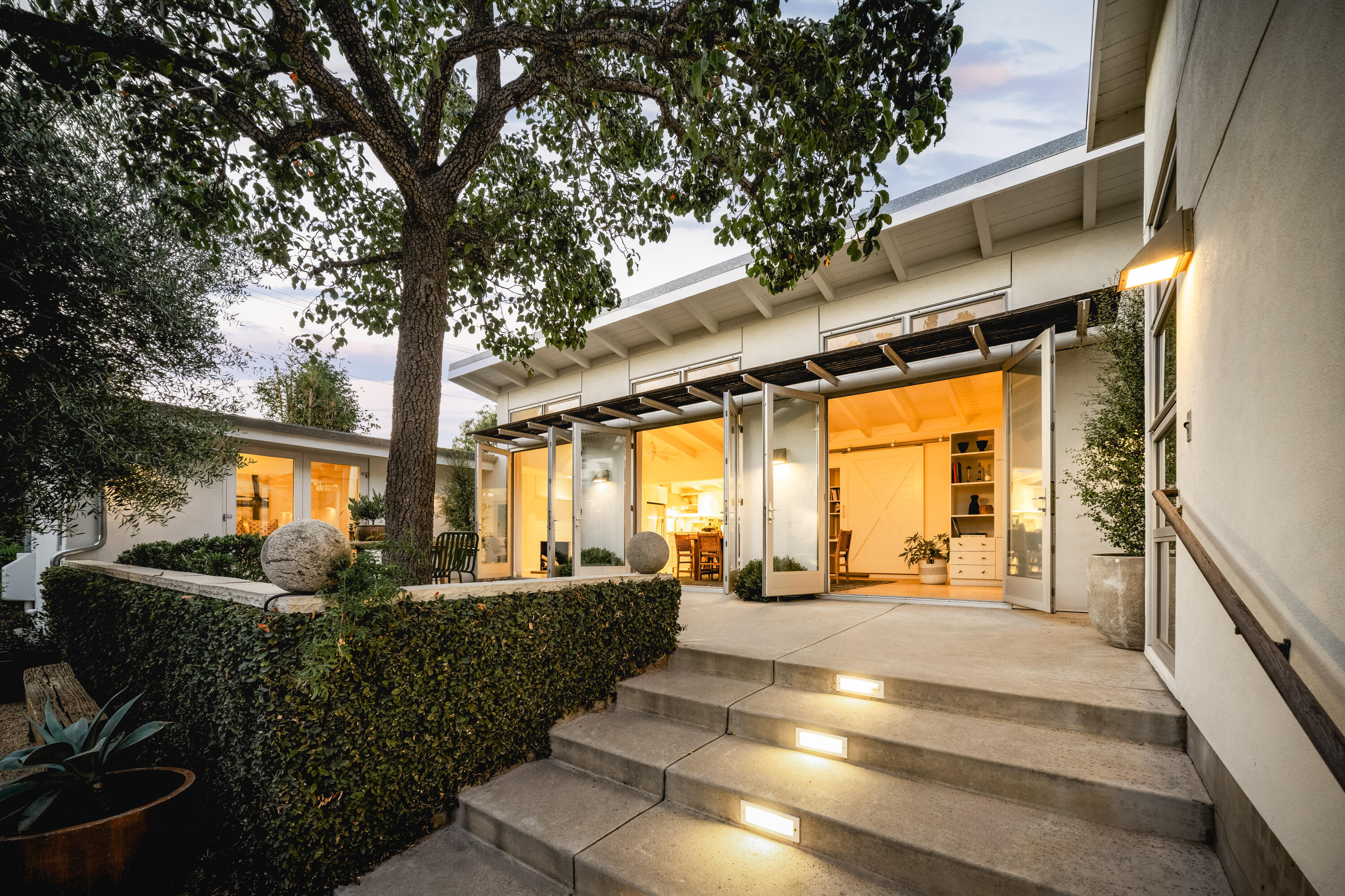 Santa Barbara, California 93105, United States, 3 Bedrooms Bedrooms, ,3 BathroomsBathrooms,Residential,Active,198749