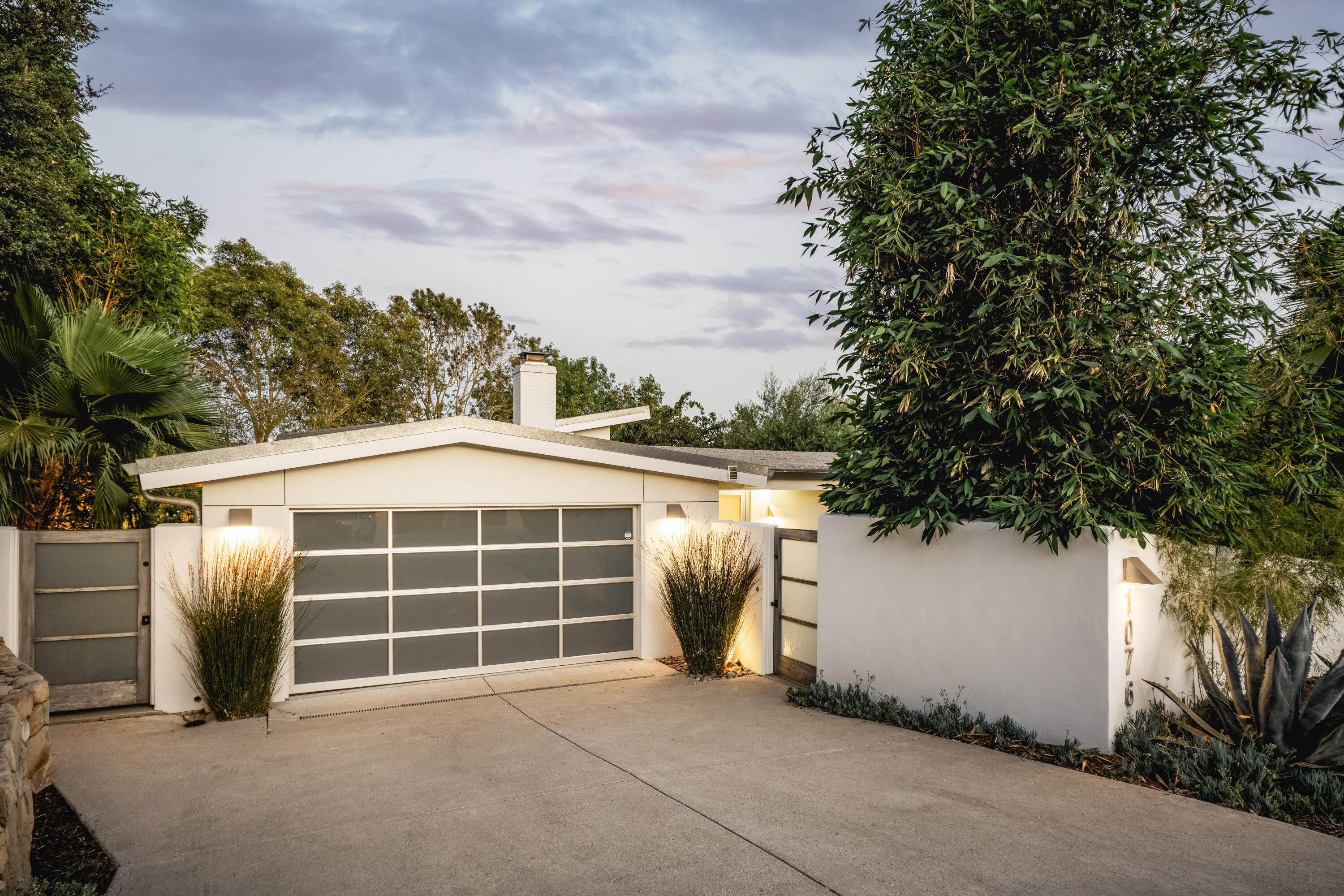 Santa Barbara, California 93105, United States, 3 Bedrooms Bedrooms, ,3 BathroomsBathrooms,Residential,Active,198749