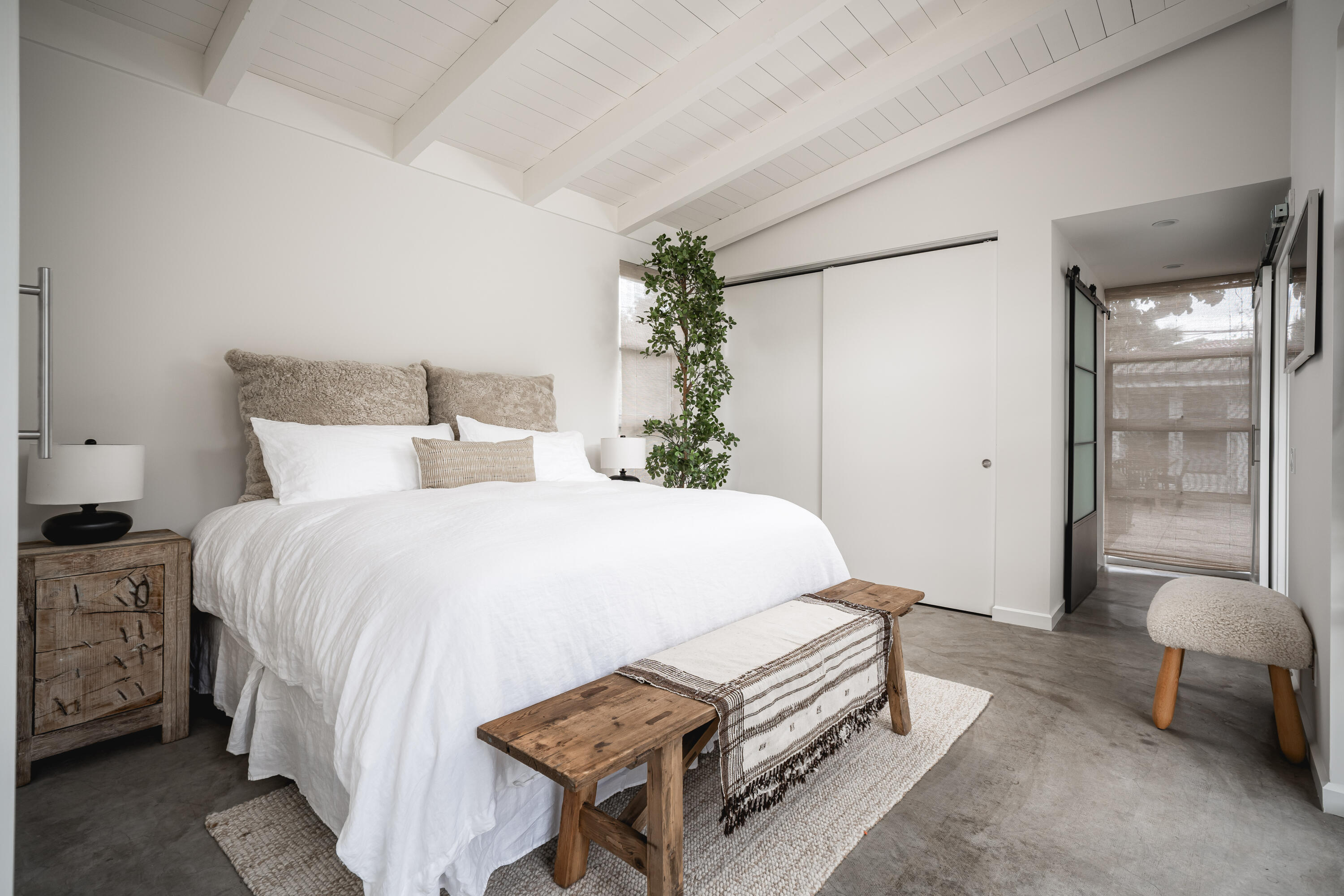 Santa Barbara, California 93105, United States, 3 Bedrooms Bedrooms, ,3 BathroomsBathrooms,Residential,Active,198749