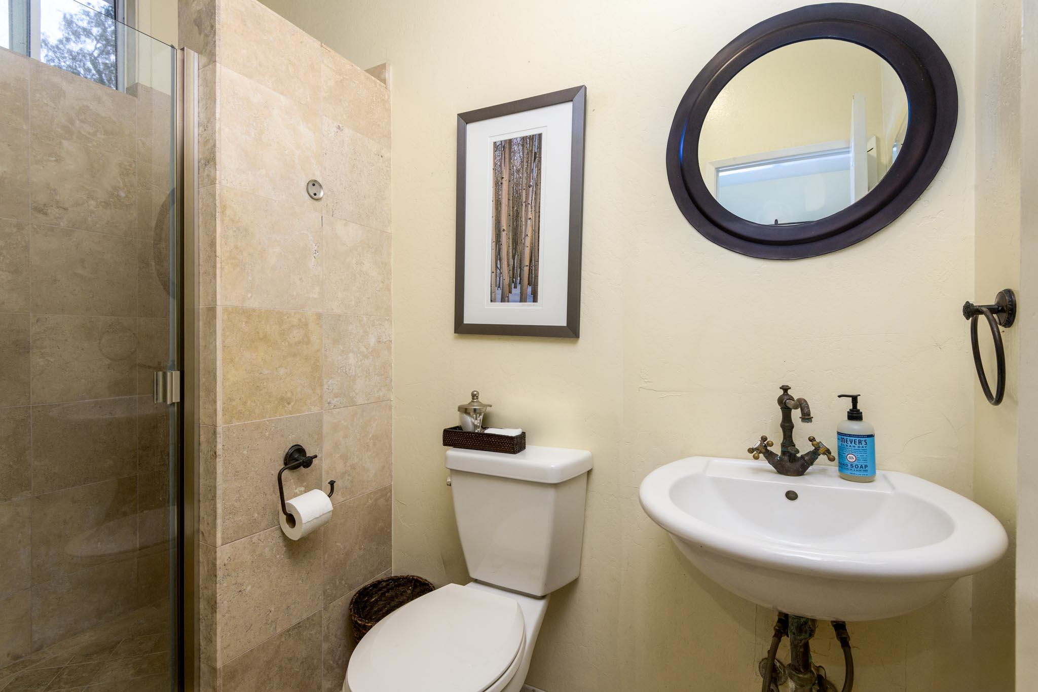 Montecito, California 93108, United States, 3 Bedrooms Bedrooms, ,2 BathroomsBathrooms,Residential,Pending,35892