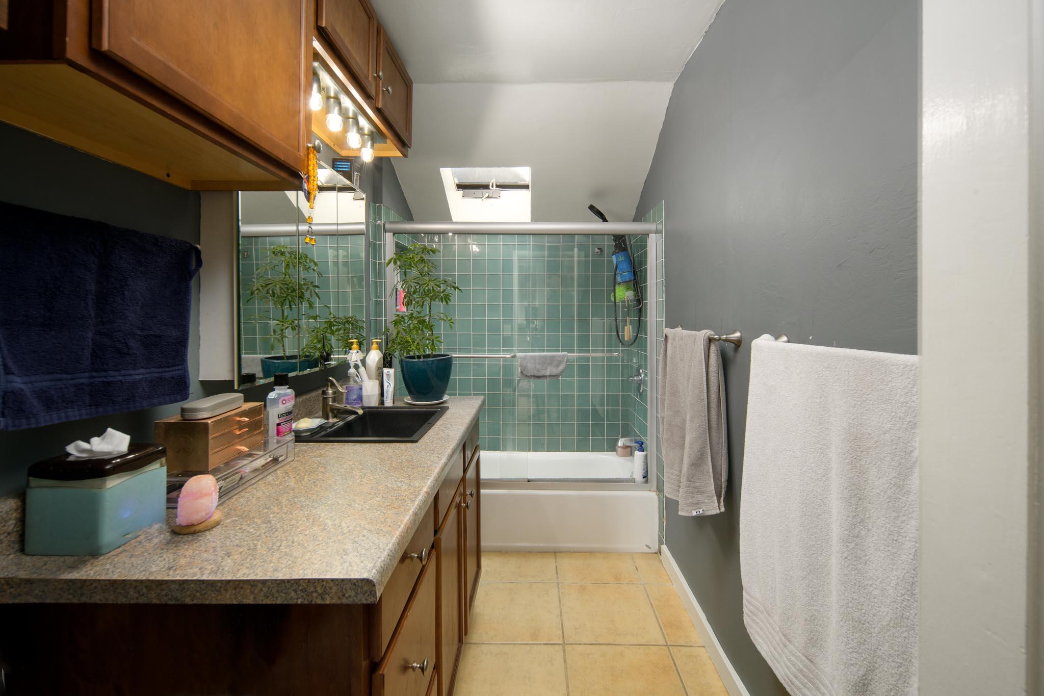 Montecito, California 93108, United States, 3 Bedrooms Bedrooms, ,2 BathroomsBathrooms,Residential,Pending,35892