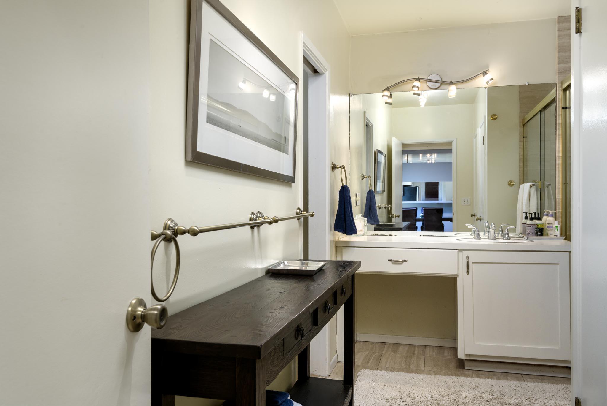 Montecito, California 93108, United States, 3 Bedrooms Bedrooms, ,2 BathroomsBathrooms,Residential,Pending,35892