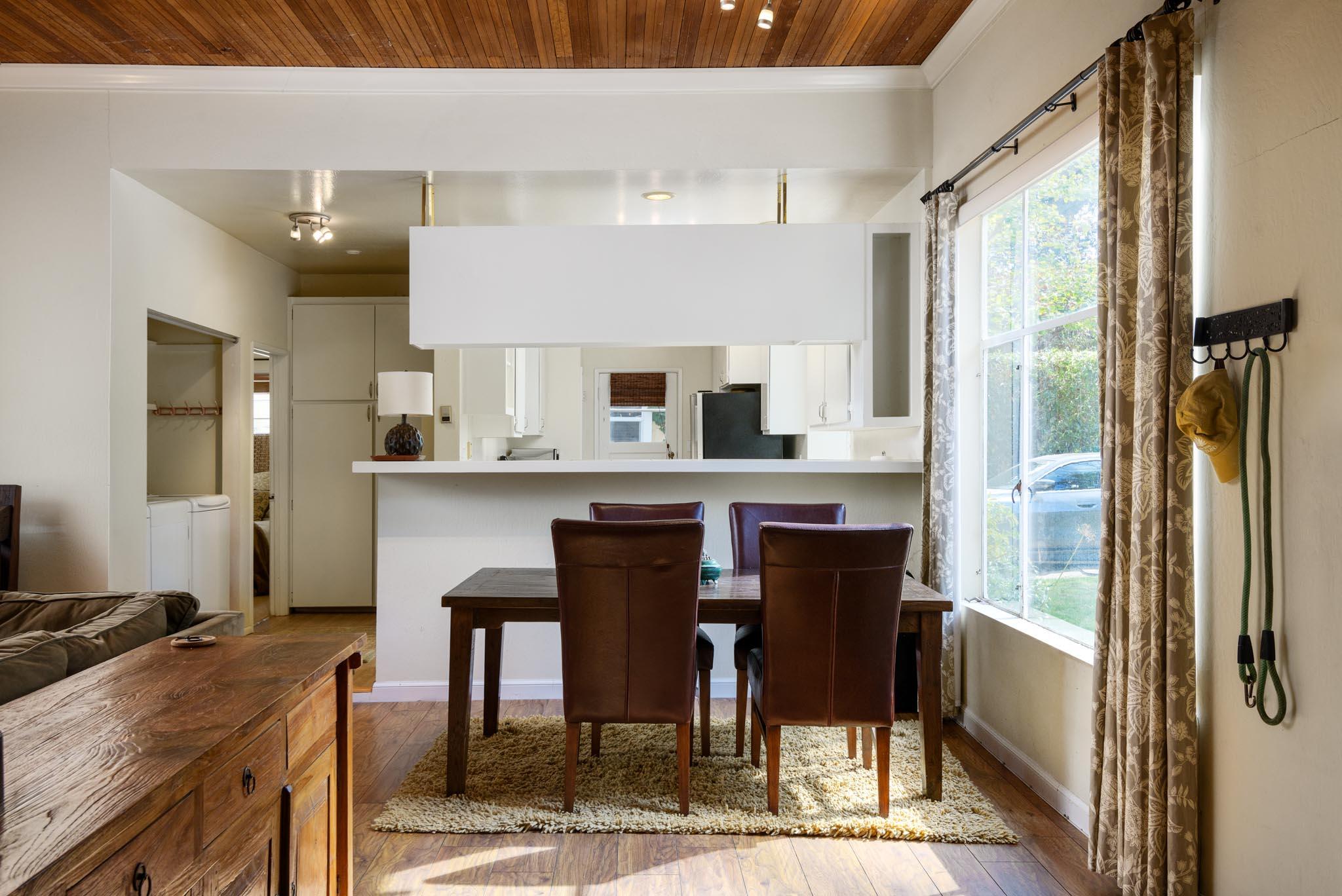 Montecito, California 93108, United States, 3 Bedrooms Bedrooms, ,2 BathroomsBathrooms,Residential,Pending,35892