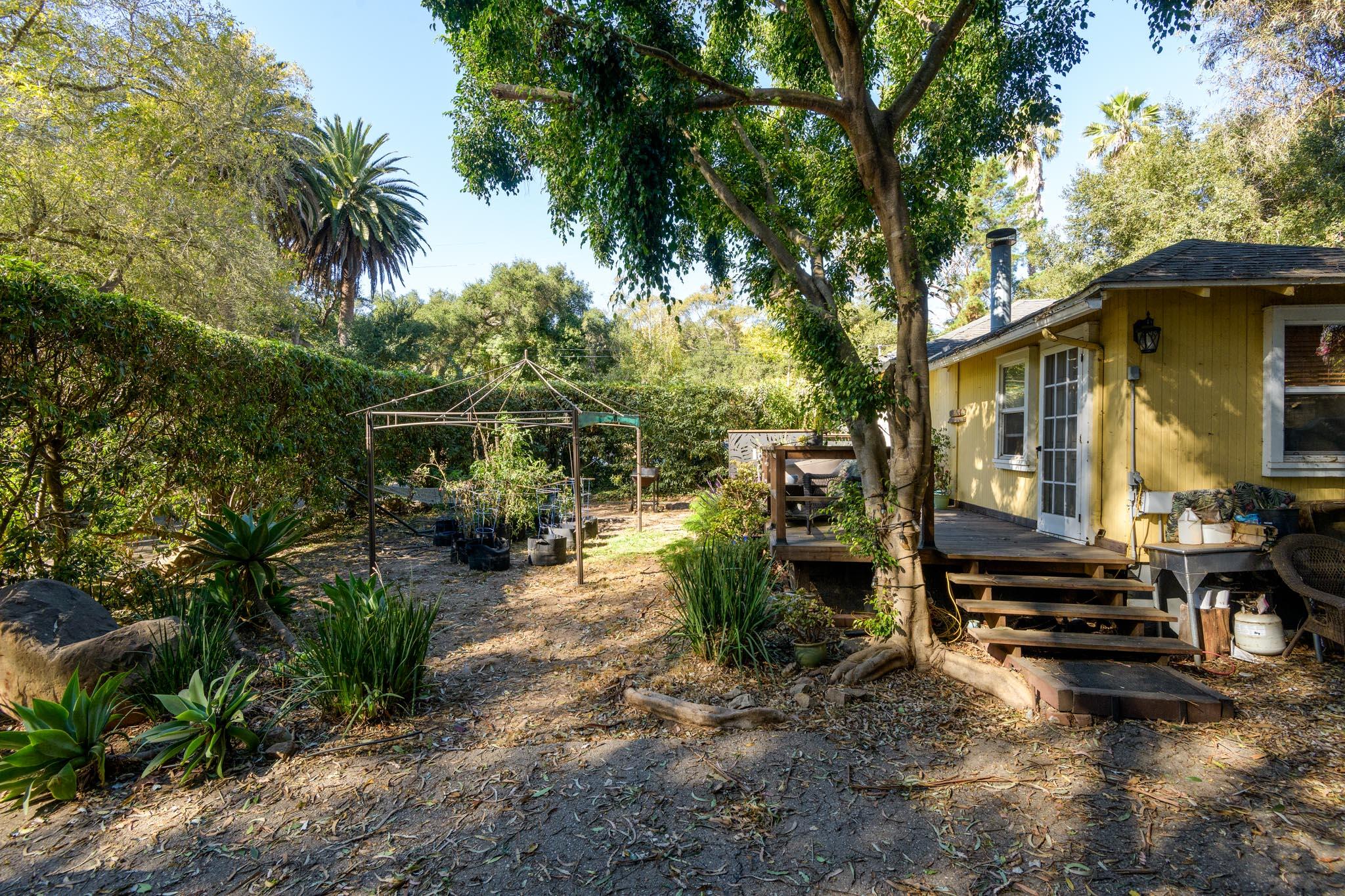 Montecito, California 93108, United States, 3 Bedrooms Bedrooms, ,2 BathroomsBathrooms,Residential,Pending,35892