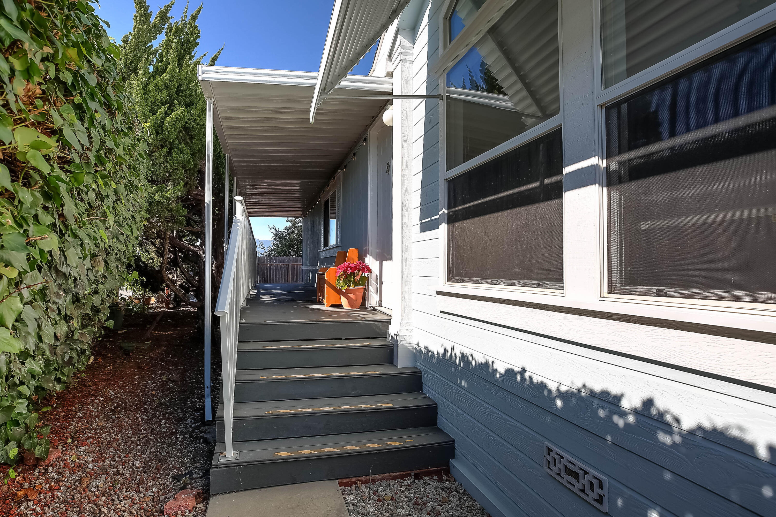 945 Ward Drive Spc 99