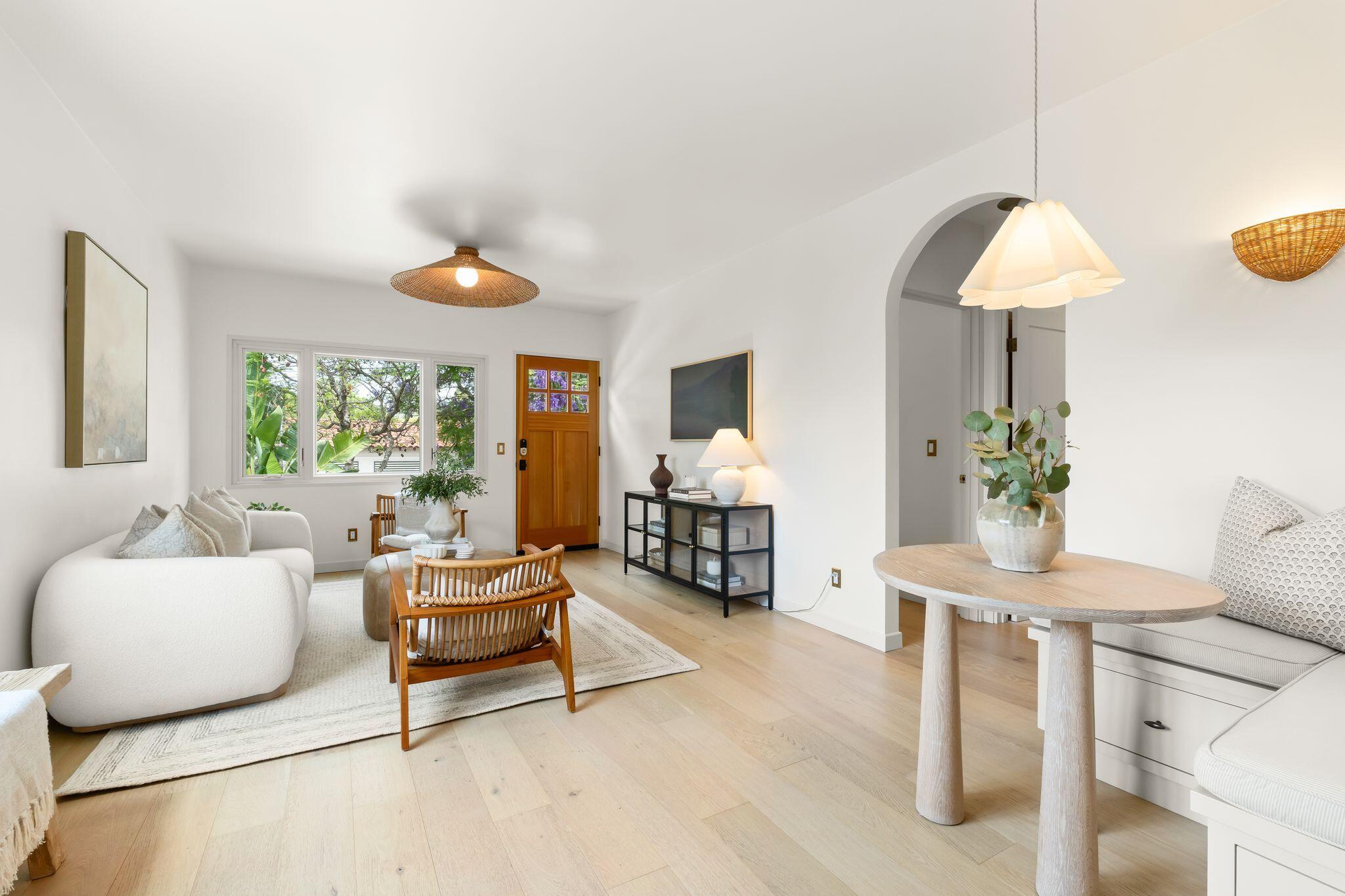 209 W Constance Avenue