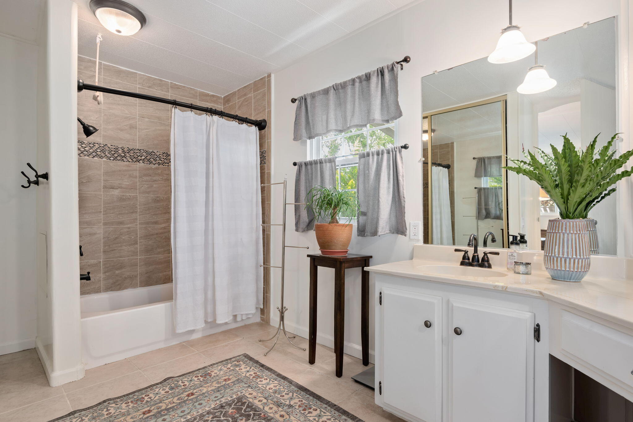 Solvang, California 93463, United States, 2 Bedrooms Bedrooms, ,2 BathroomsBathrooms,Residential,Active,116980