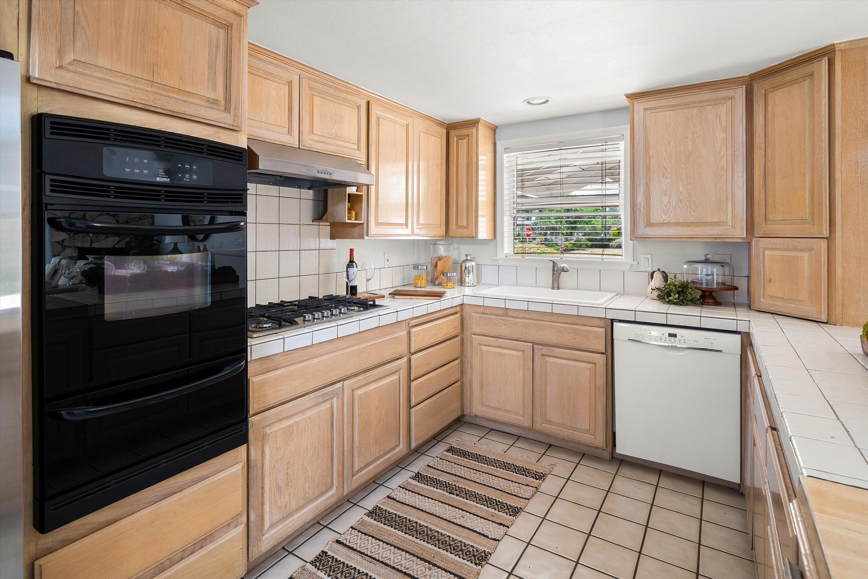 Goleta, California 93117, United States, 4 Bedrooms Bedrooms, ,2 BathroomsBathrooms,Residential,Active,161273