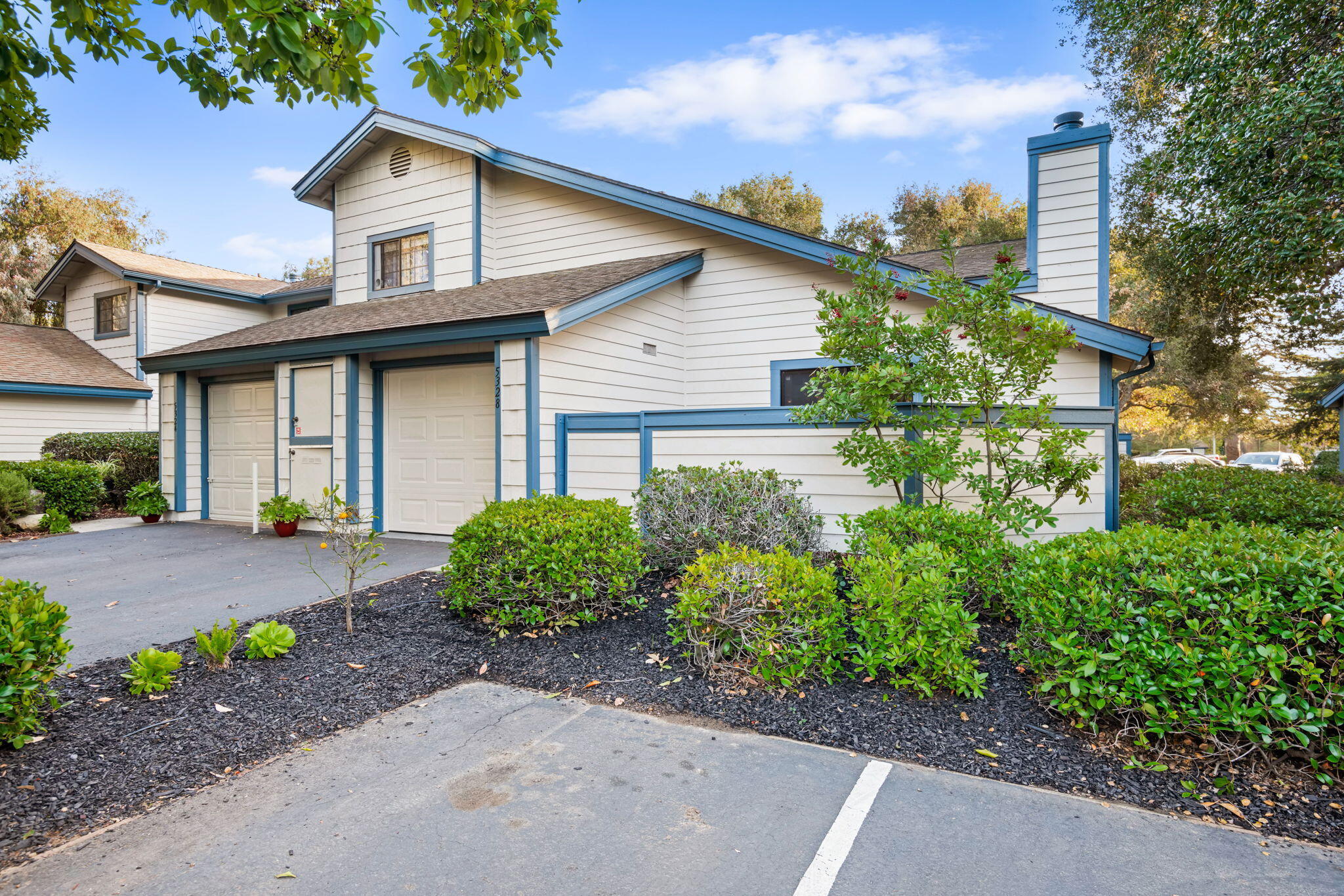 Santa Barbara, California 93111, United States, 2 Bedrooms Bedrooms, ,2 BathroomsBathrooms,Residential,Active,4241