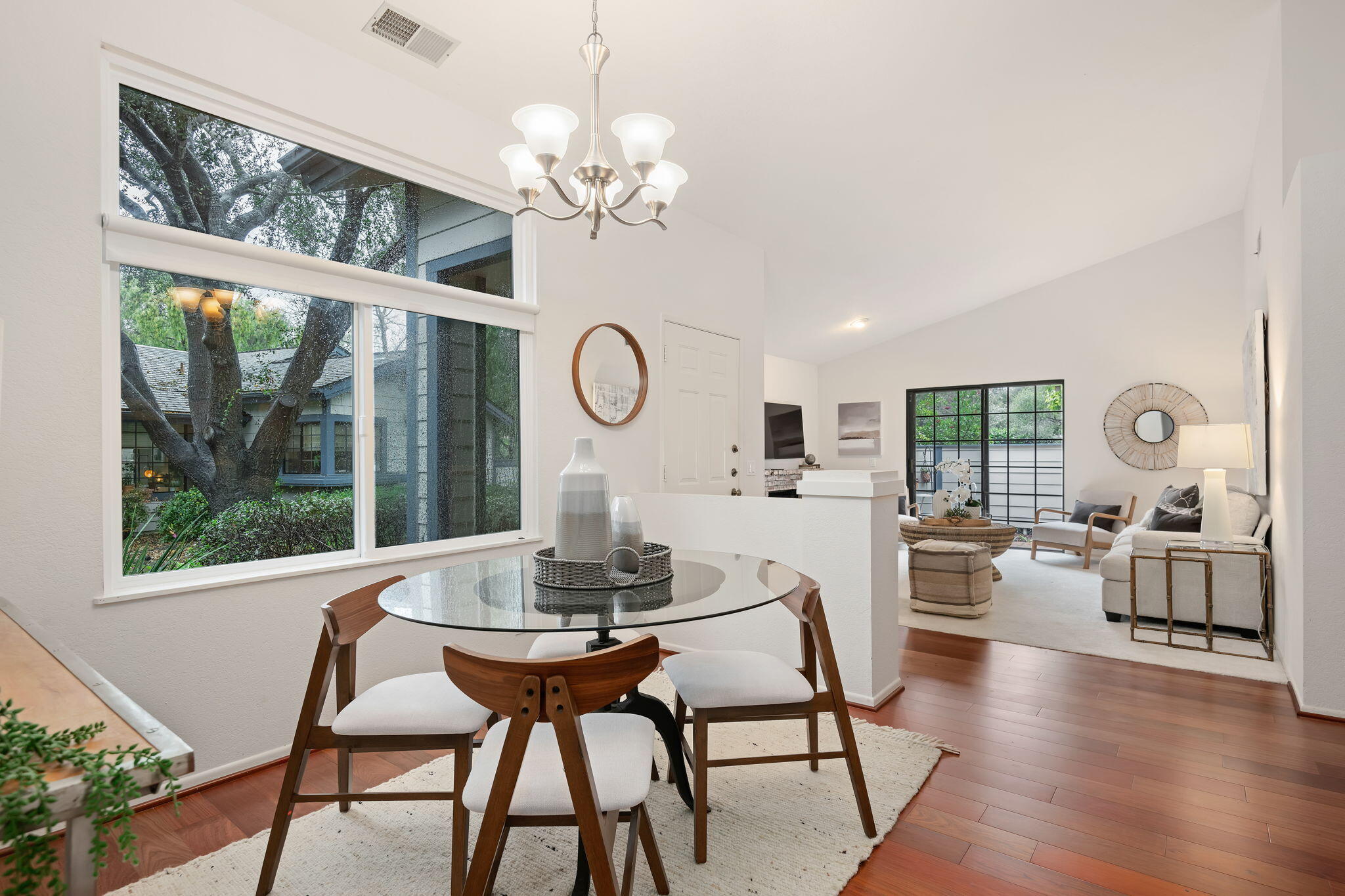 Santa Barbara, California 93111, United States, 2 Bedrooms Bedrooms, ,2 BathroomsBathrooms,Residential,Active,4241