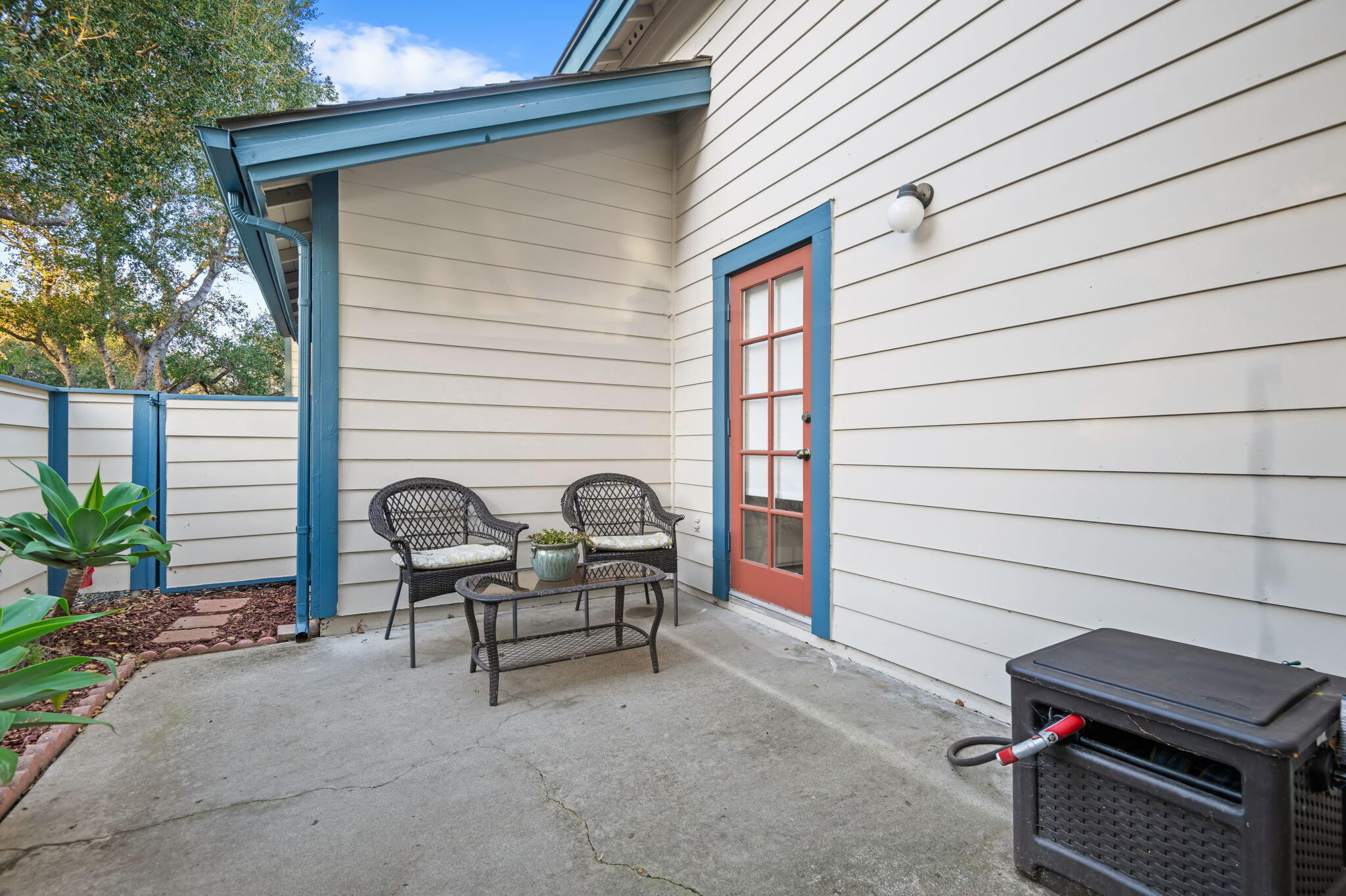 Santa Barbara, California 93111, United States, 2 Bedrooms Bedrooms, ,2 BathroomsBathrooms,Residential,Active,4241