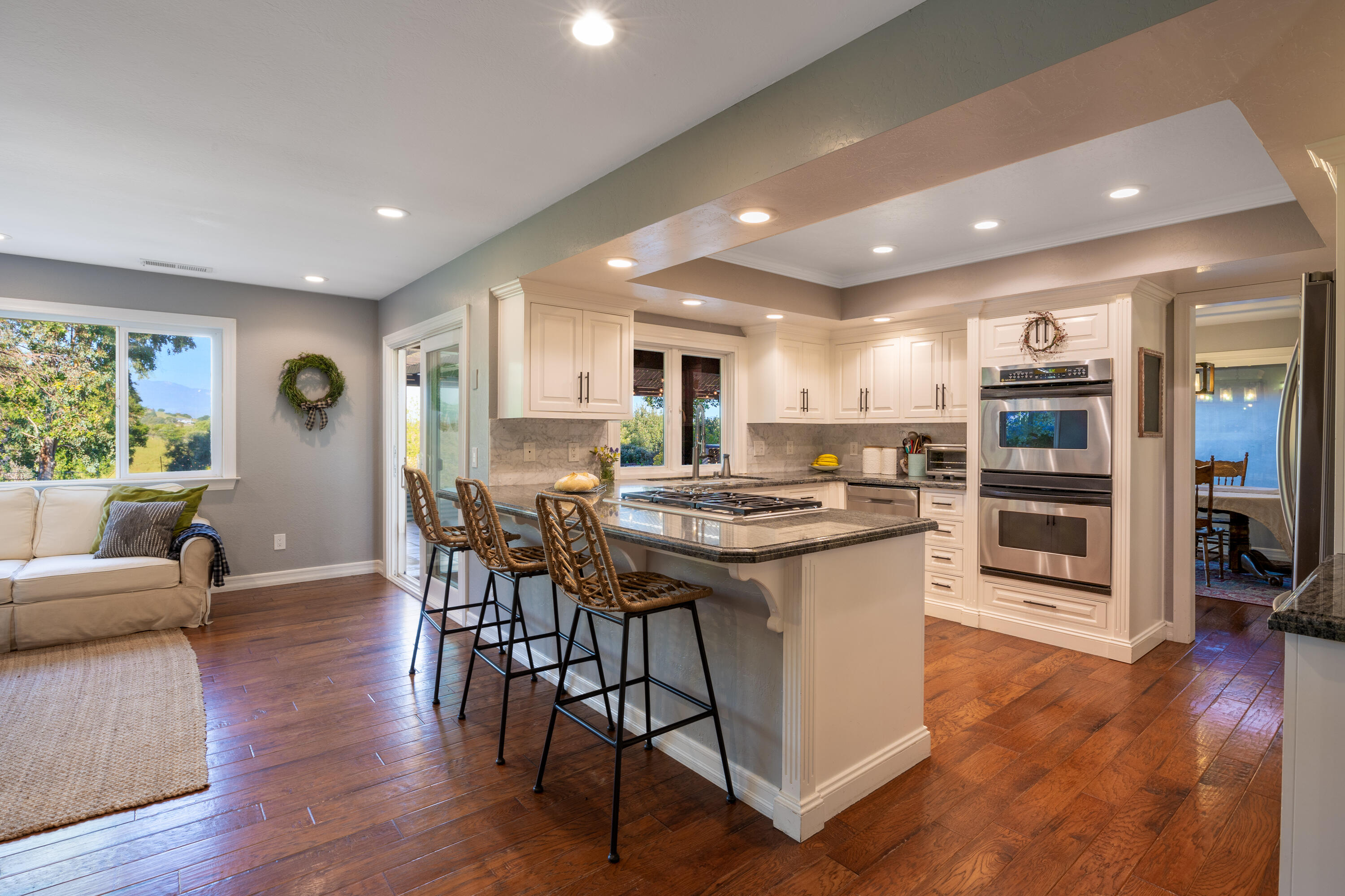 Solvang, California 93463, United States, 5 Bedrooms Bedrooms, ,4 BathroomsBathrooms,Residential,Active,121533