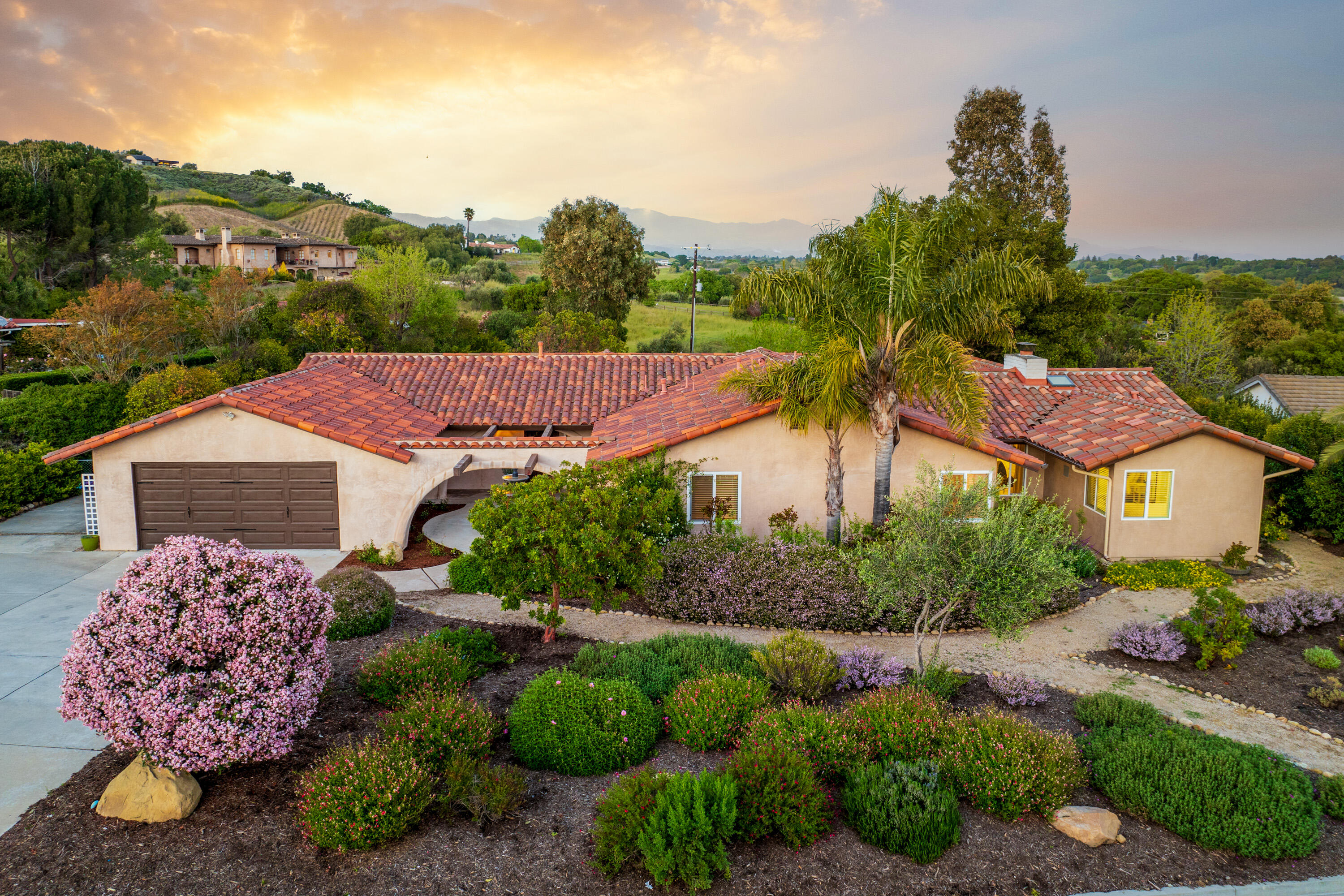 Solvang, California 93463, United States, 5 Bedrooms Bedrooms, ,4 BathroomsBathrooms,Residential,Active,121533