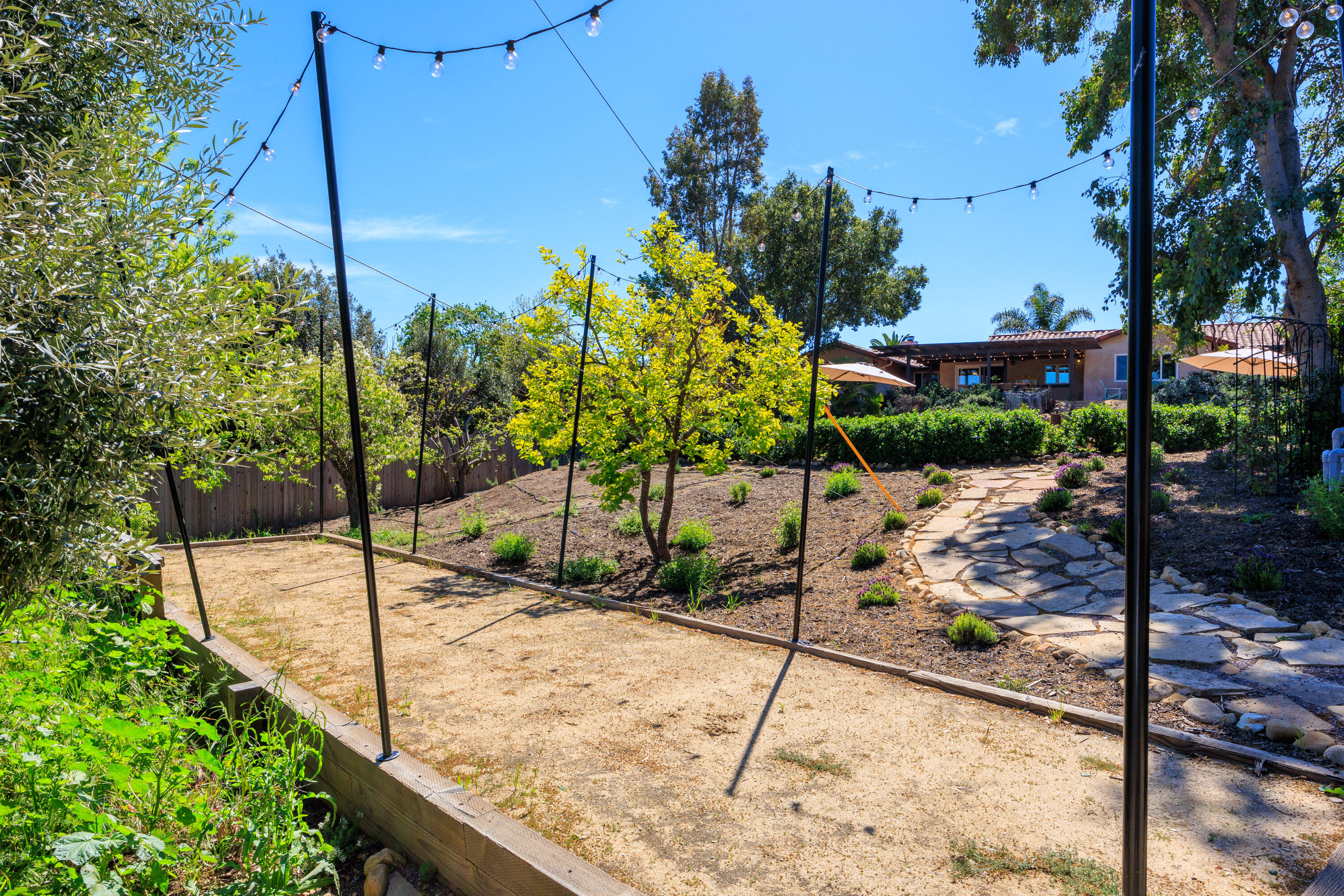 Solvang, California 93463, United States, 5 Bedrooms Bedrooms, ,4 BathroomsBathrooms,Residential,Active,121533