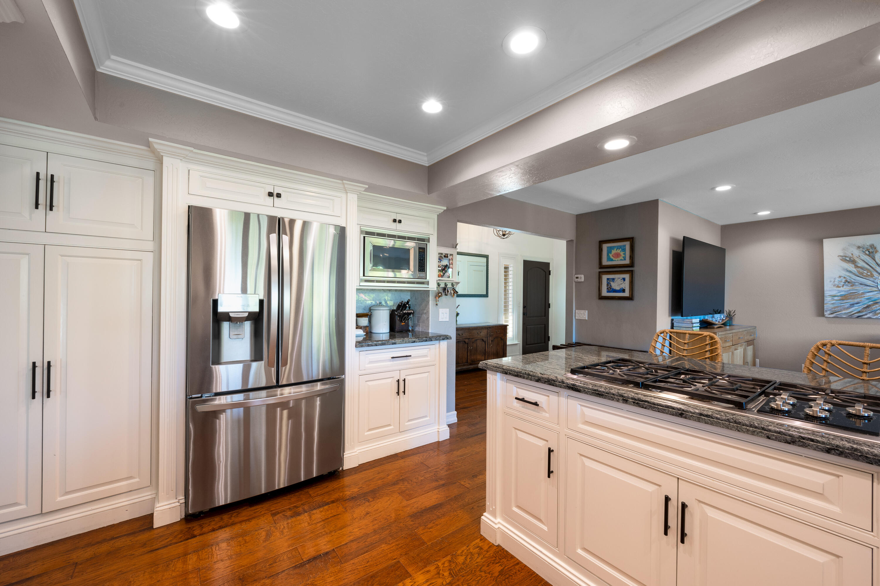 Solvang, California 93463, United States, 5 Bedrooms Bedrooms, ,4 BathroomsBathrooms,Residential,Active,121533