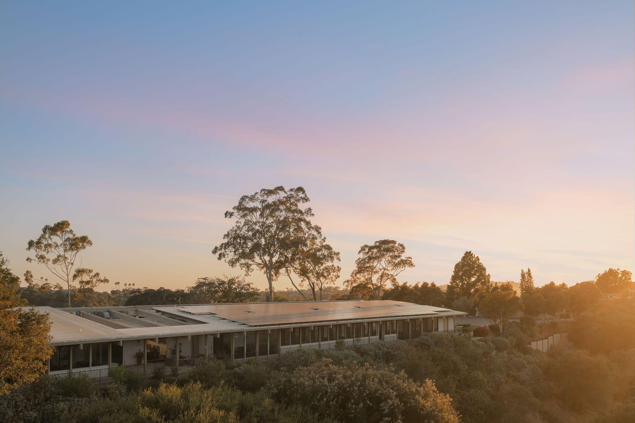 800 Miramonte Drive