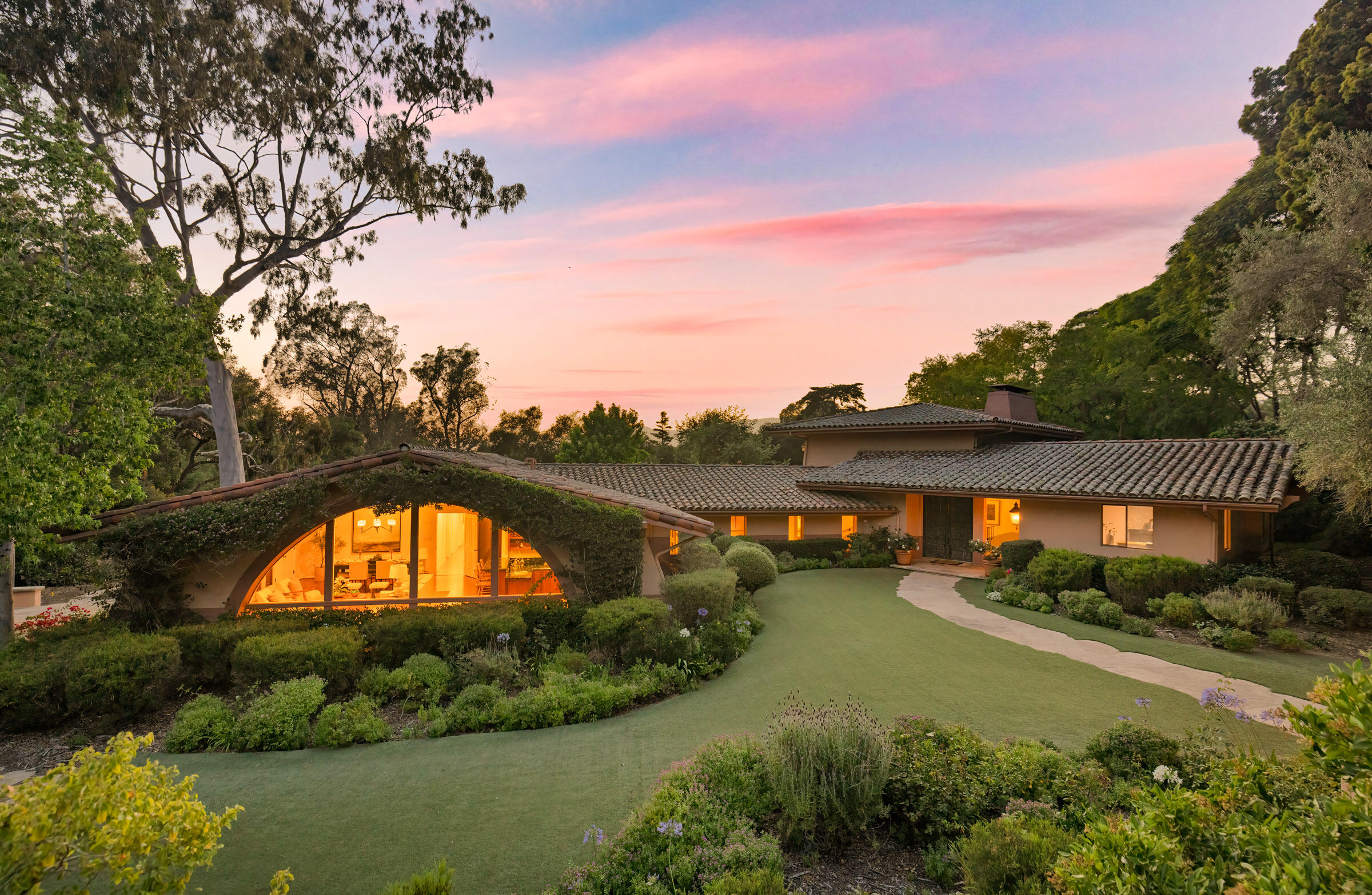 Santa Barbara, California 93110, United States, 6 Bedrooms Bedrooms, ,6 BathroomsBathrooms,Residential,Active,159412