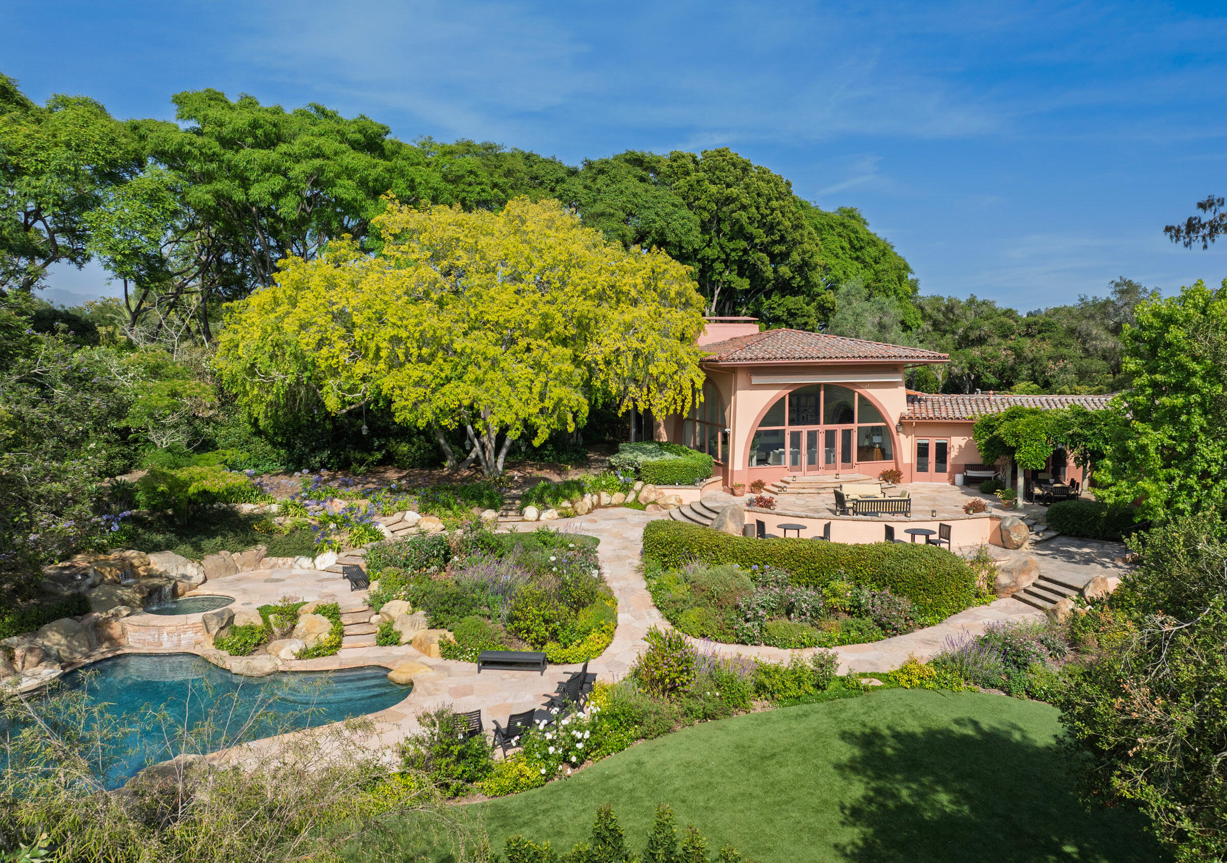 Santa Barbara, California 93110, United States, 6 Bedrooms Bedrooms, ,6 BathroomsBathrooms,Residential,Active,159412