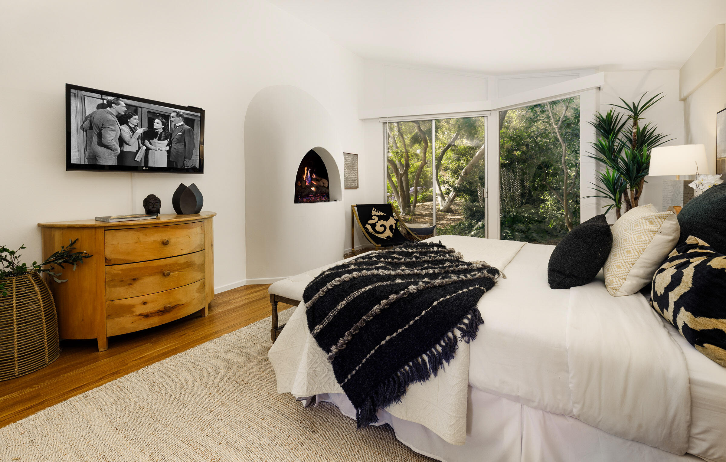 Santa Barbara, California 93110, United States, 6 Bedrooms Bedrooms, ,6 BathroomsBathrooms,Residential,Active,159412